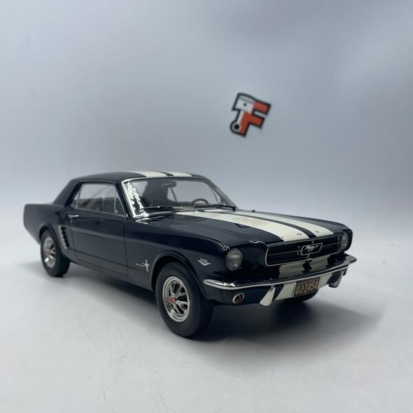 Miniature Ford Mustang Coupé 1966 Nightmist Blue Norev 1/18 vendue en Suisse