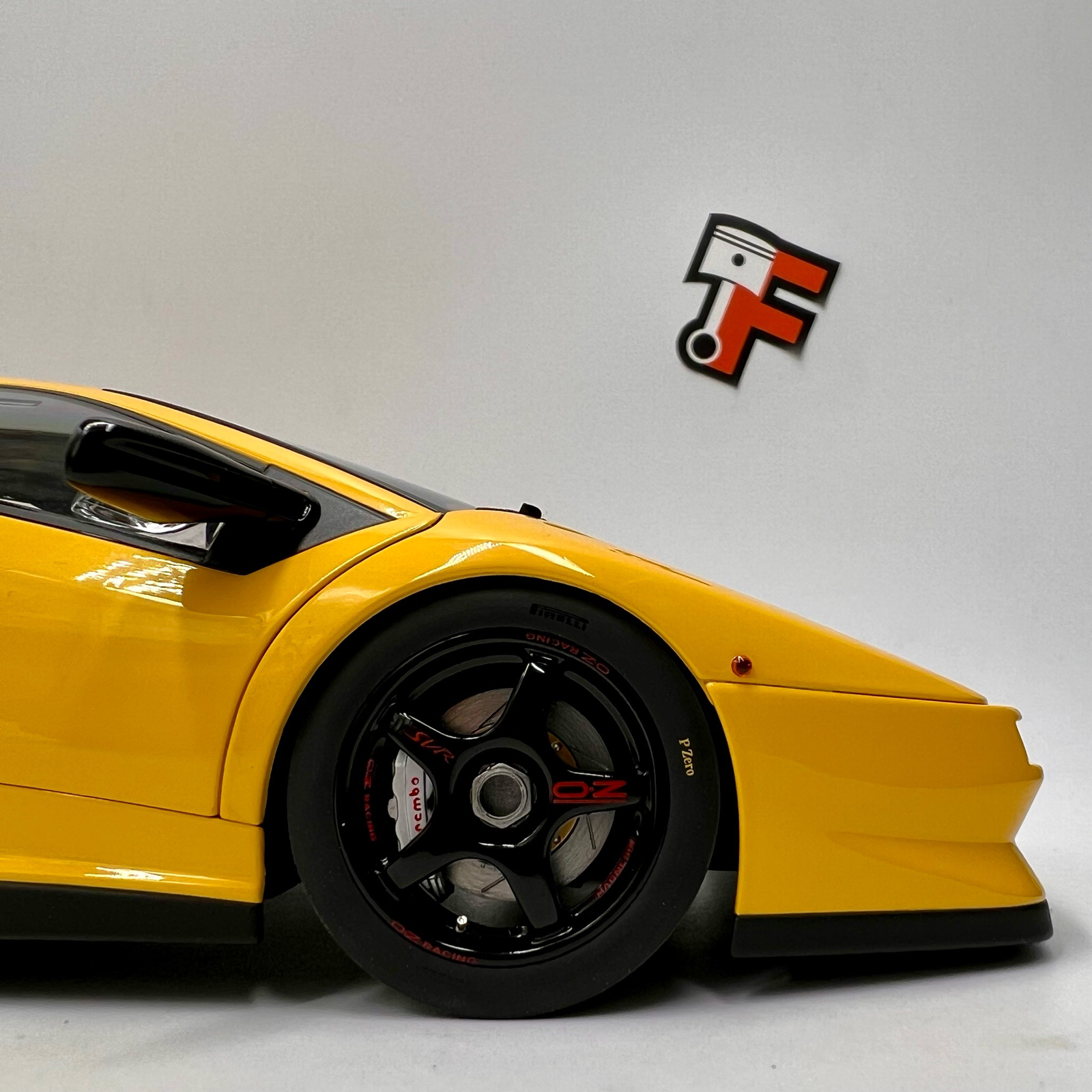 Lamborghini Diablo SV-R Superfly Yellow 1996 – Image 2