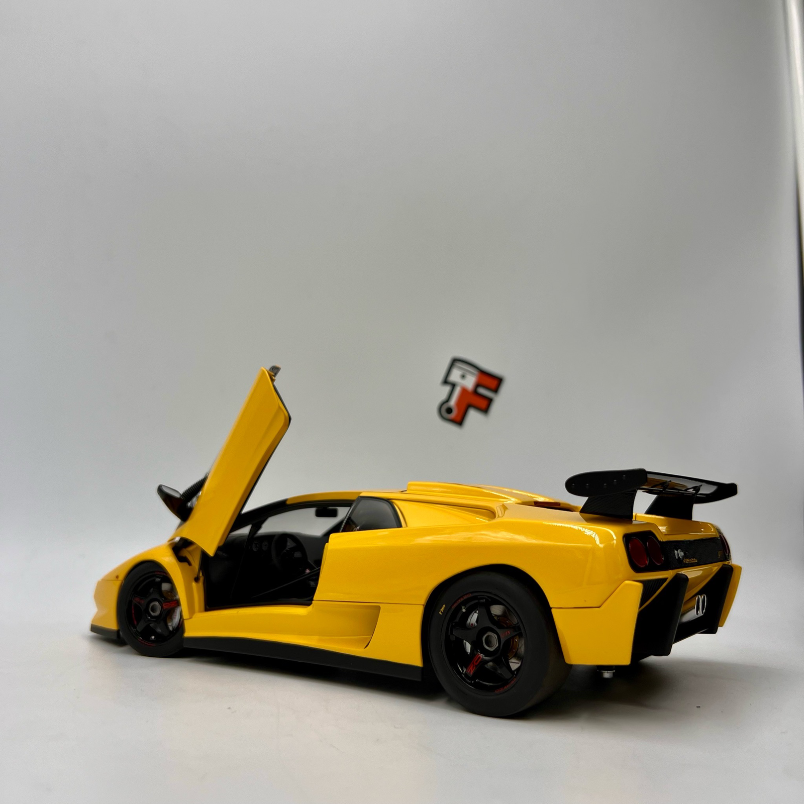 Lamborghini Diablo SV-R Superfly Yellow 1996 – Image 8