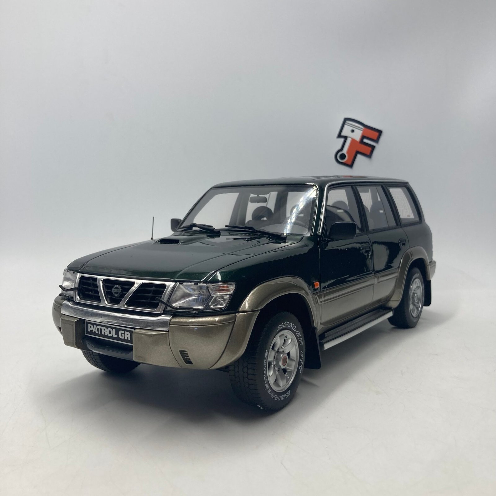 Nissan Patrol GRY61 Basil Green Pearl 1998 – Image 3