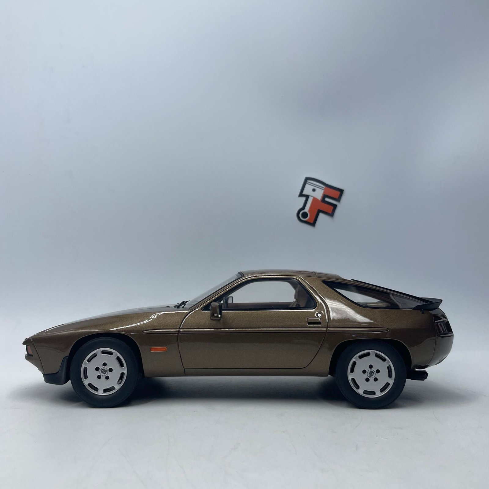 Porsche 928S 1981 Brown – Image 4