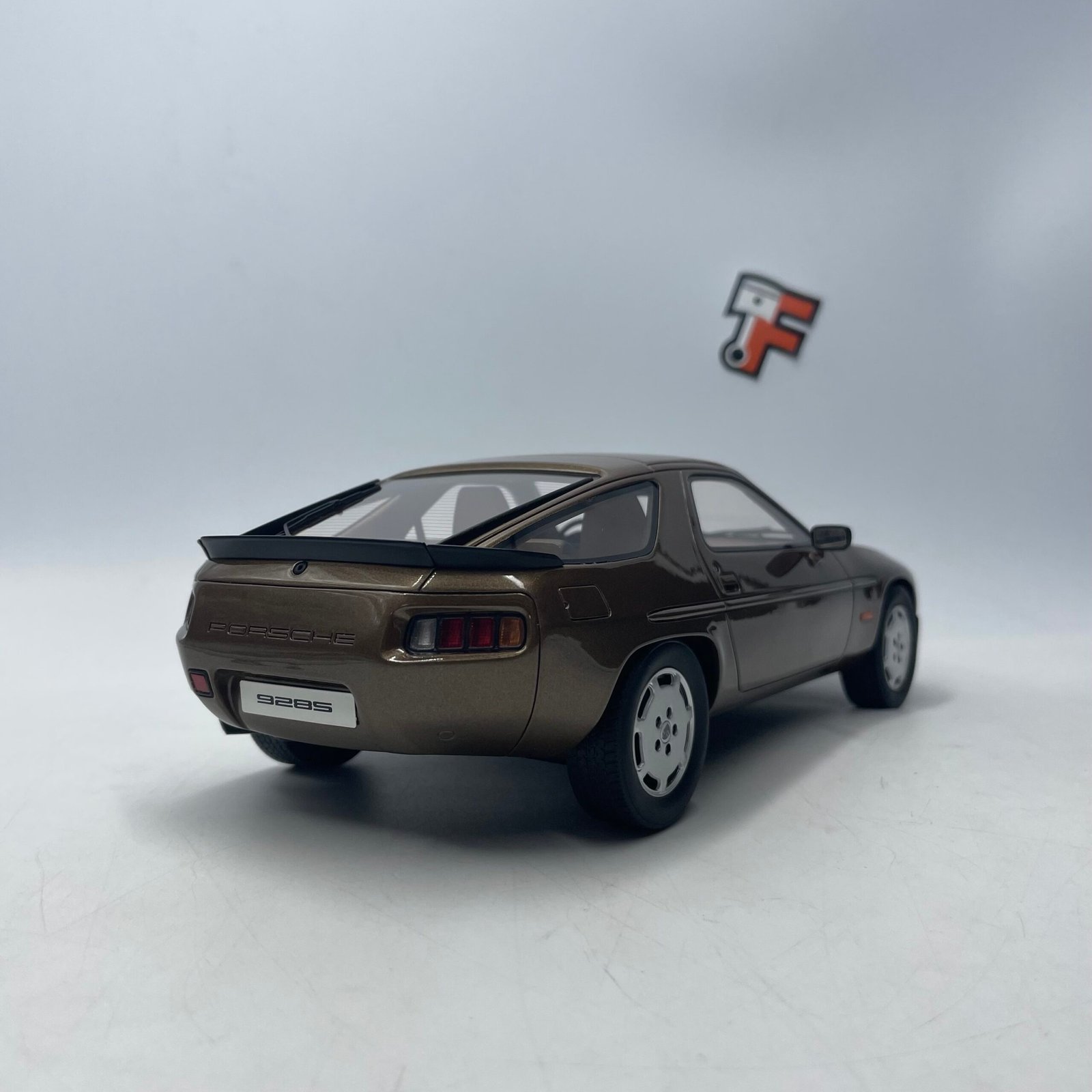Porsche 928S 1981 Brown – Image 7