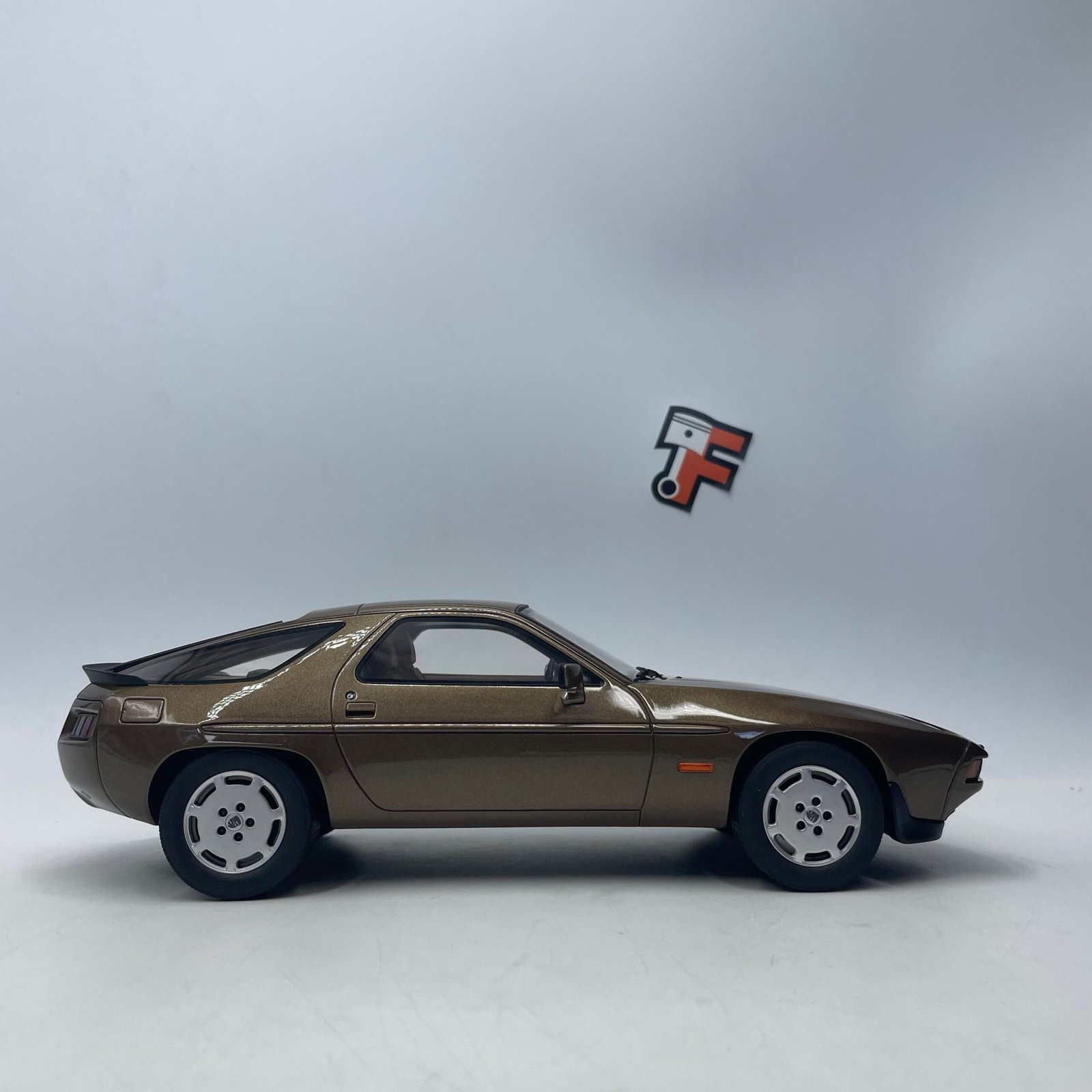 Porsche 928S 1981 Brown – Image 8