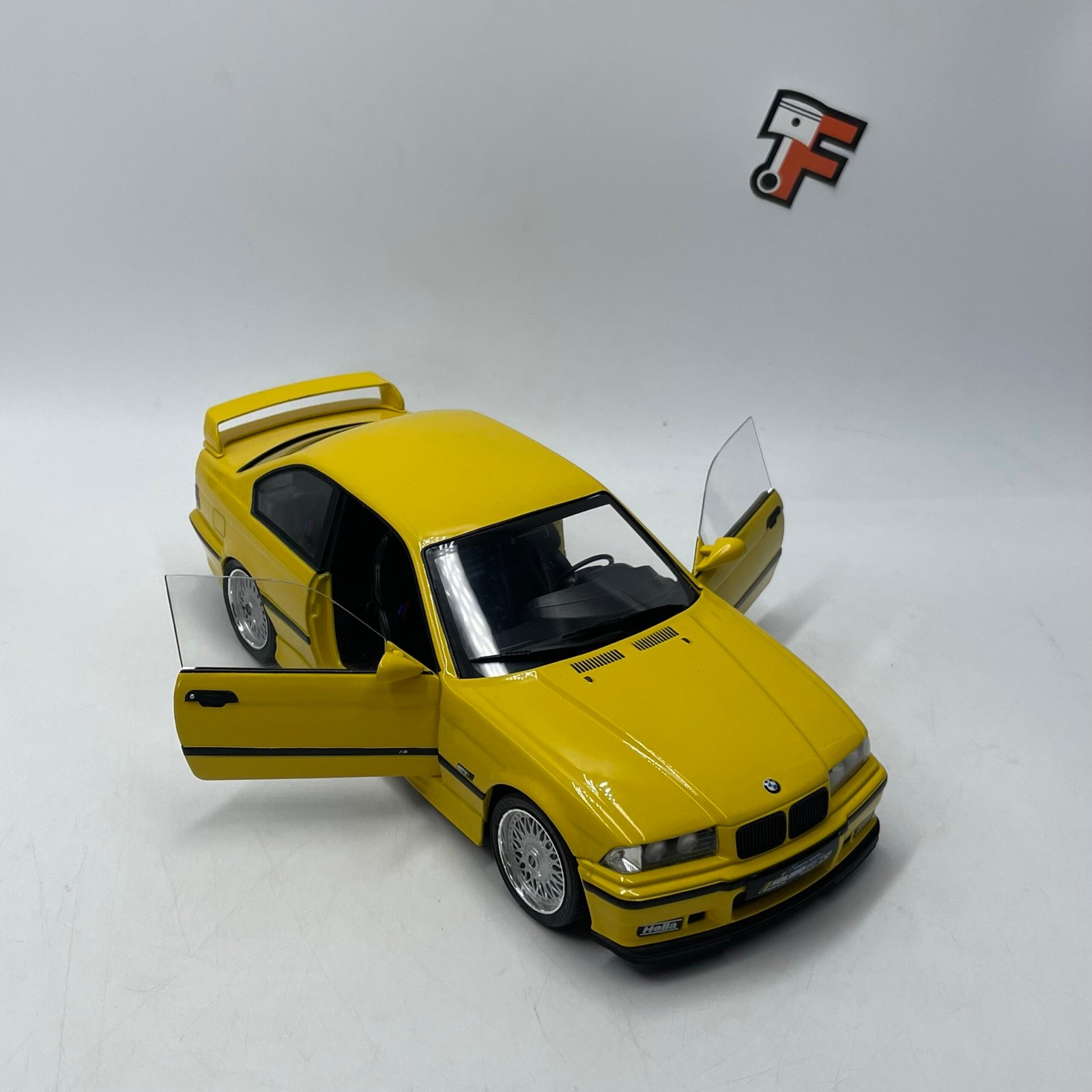 Miniature BMW M3 E36 Coupé Dakar Yellow 1991 1/18 vendue en Suisse