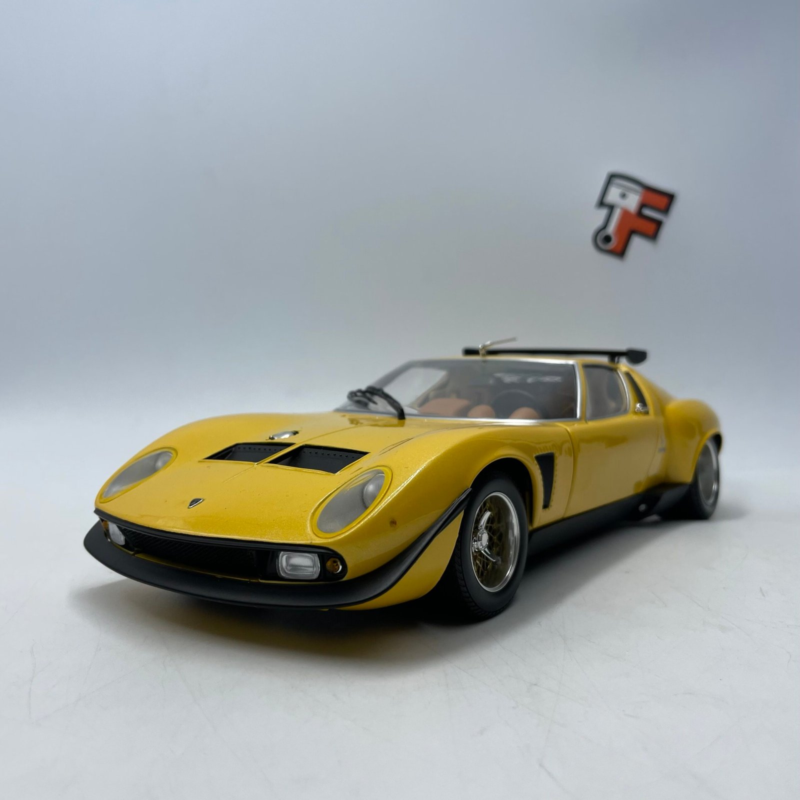Lamborghini Miura SVR 1970 Yellow/Black – Image 3