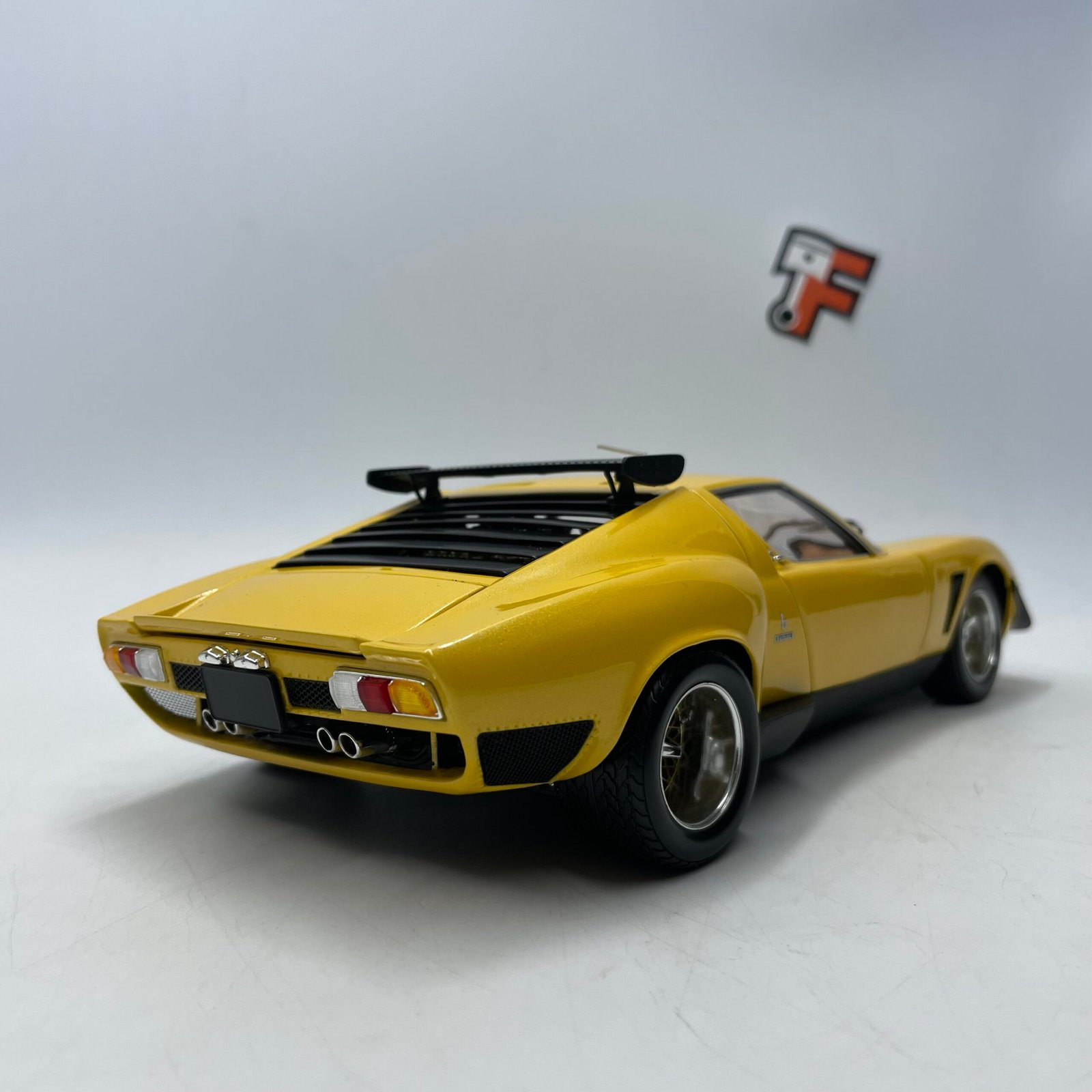 Lamborghini Miura SVR 1970 Yellow/Black – Image 7