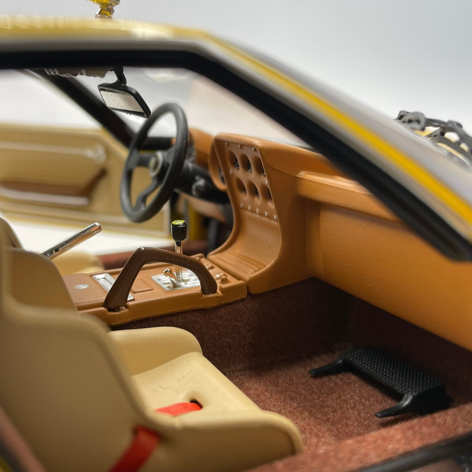 Lamborghini Miura SVR 1970 Yellow/Black – Image 10