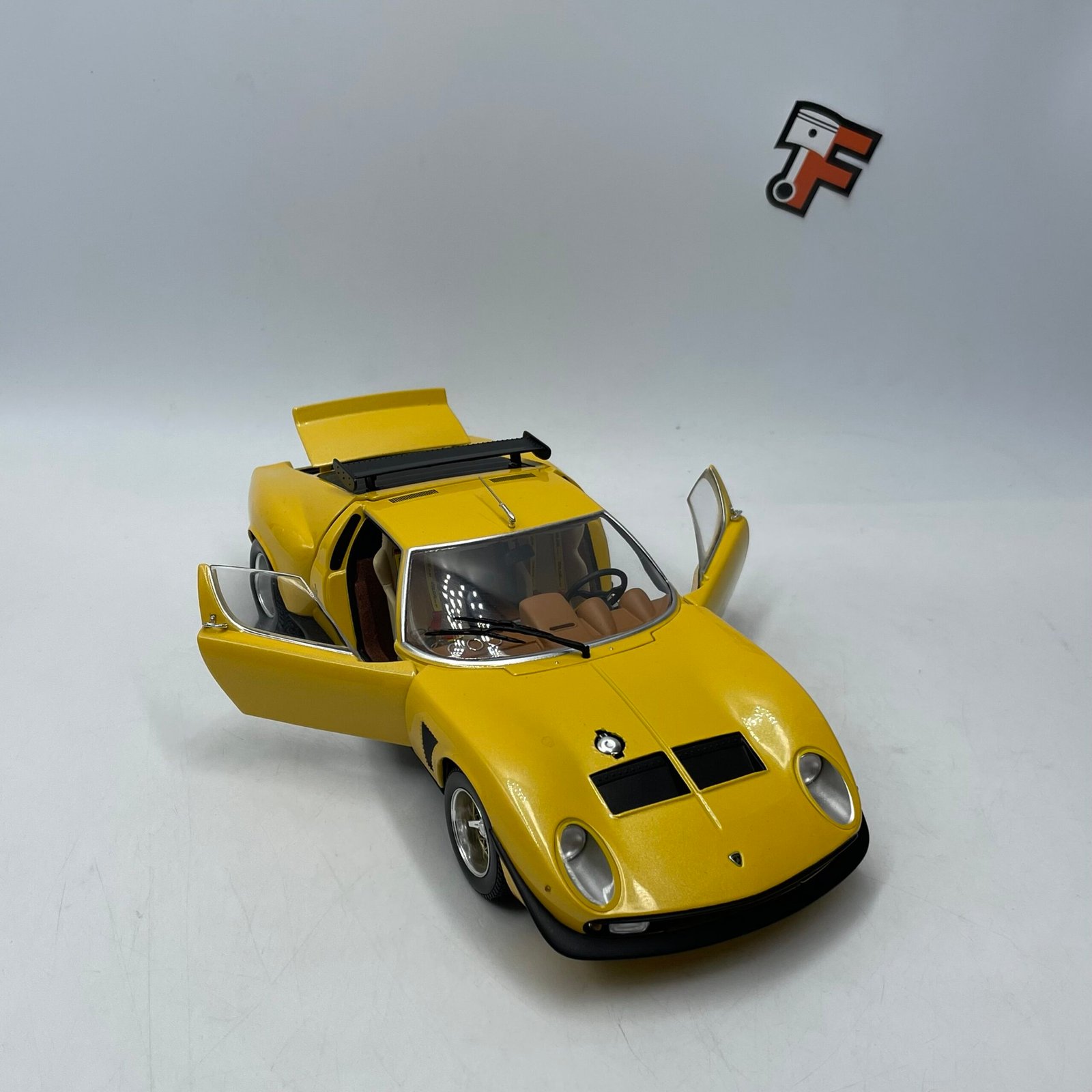 Lamborghini Miura SVR 1970 Yellow/Black – Image 14