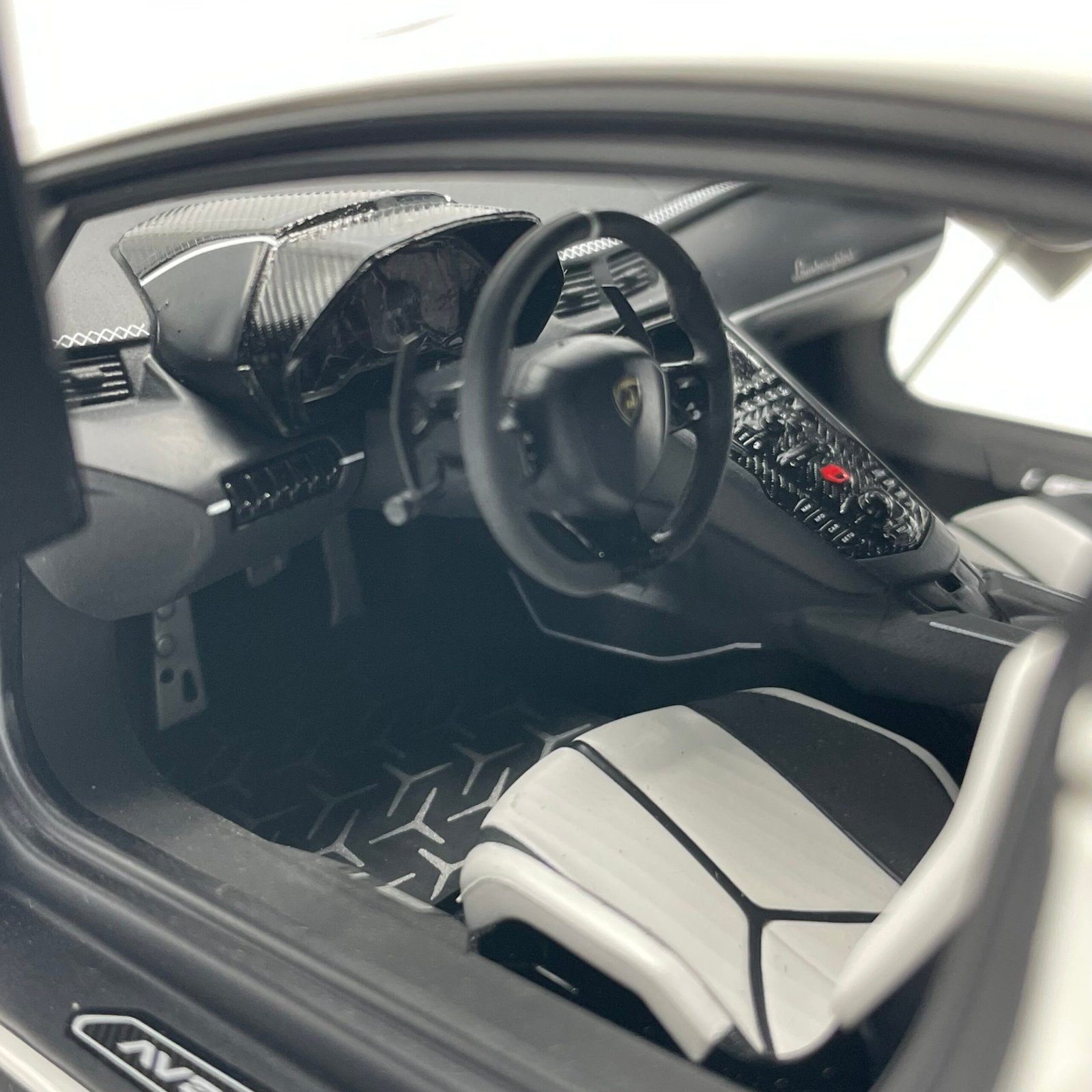 Lamborghini Aventador SVJ Bianco Asopo – Image 9