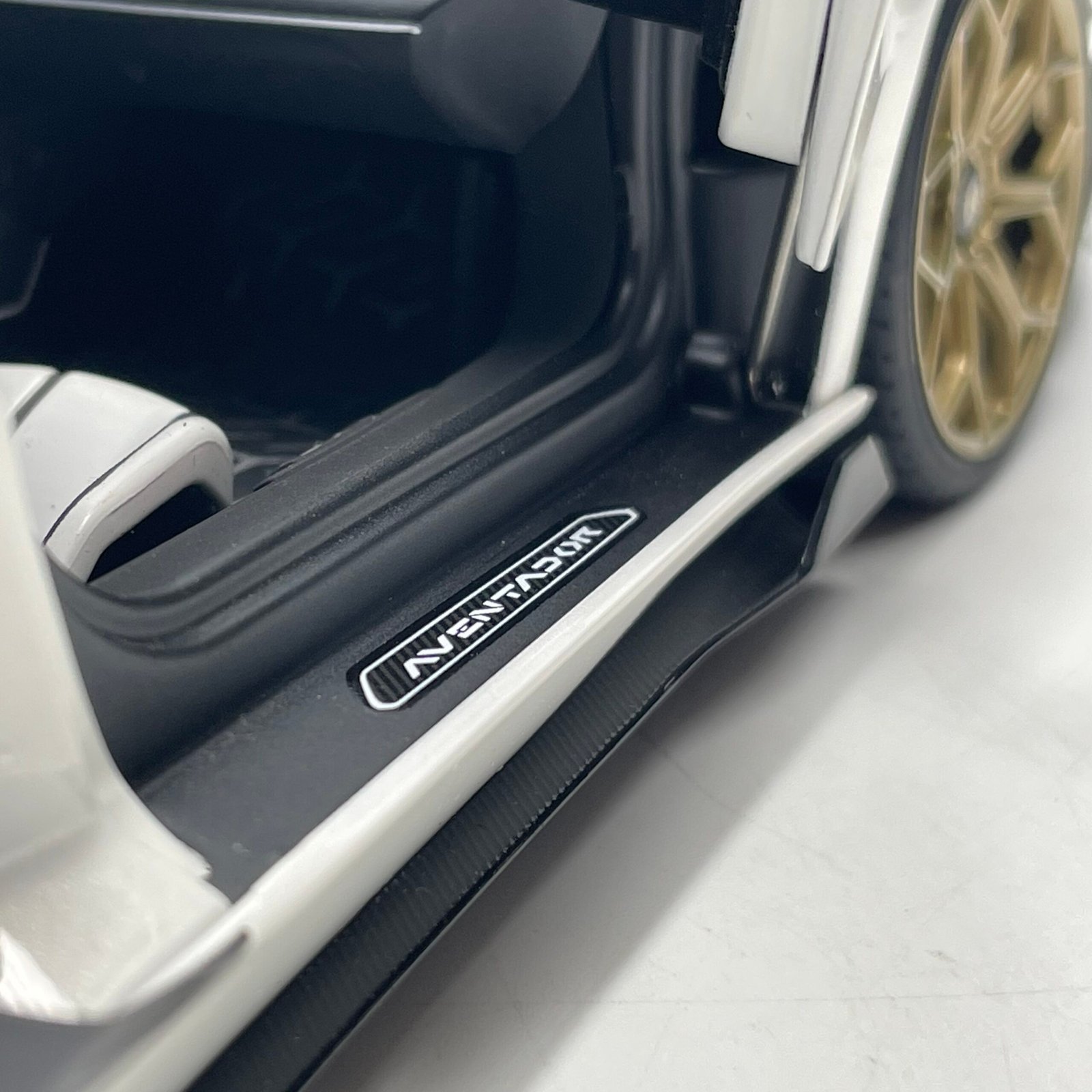 Lamborghini Aventador SVJ Bianco Asopo – Image 12