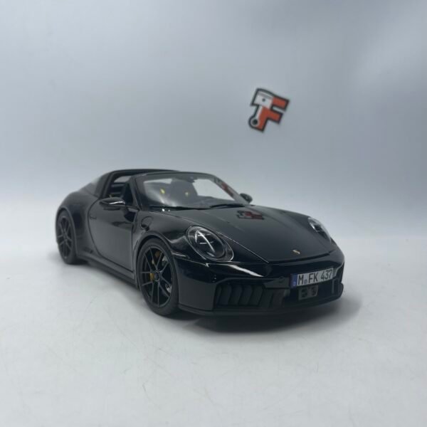 Miniature Porsche 911 Targa 4 GTS 2025 Black Norev 1/18 limitée à 200 exemplaires vendue en Suisse