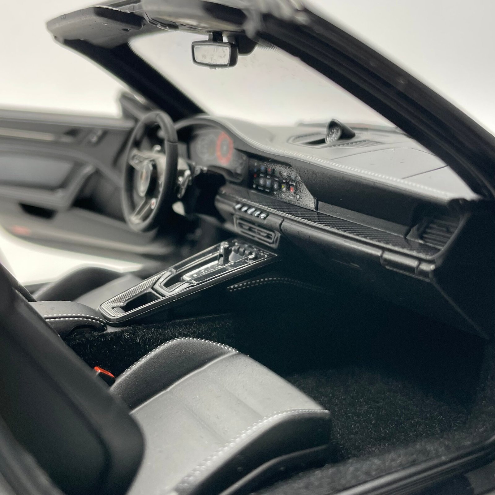 Porsche 911 Targa 4 GTS 2025 Black – Image 10