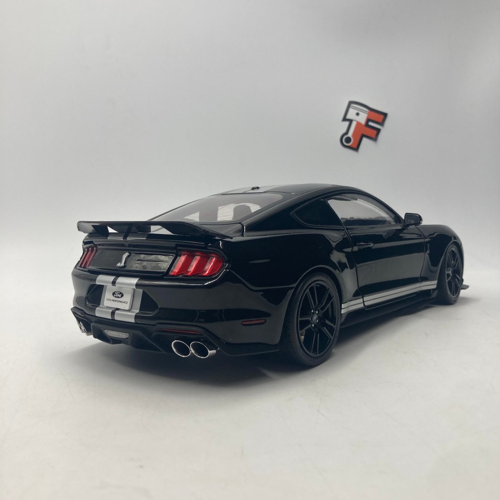 Ford Mustang Shelby GT500 Black 2022 – Image 7