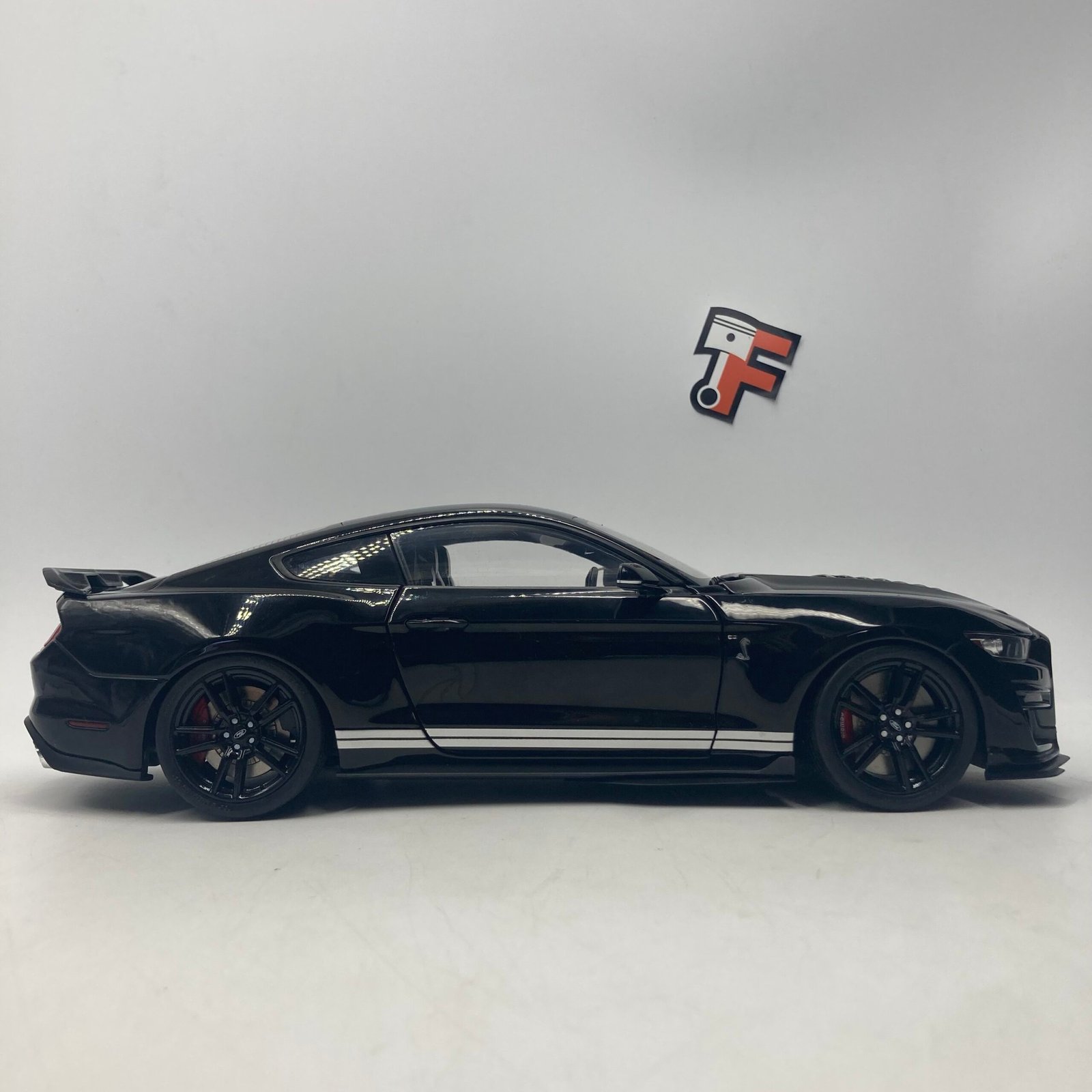 Ford Mustang Shelby GT500 Black 2022 – Image 8