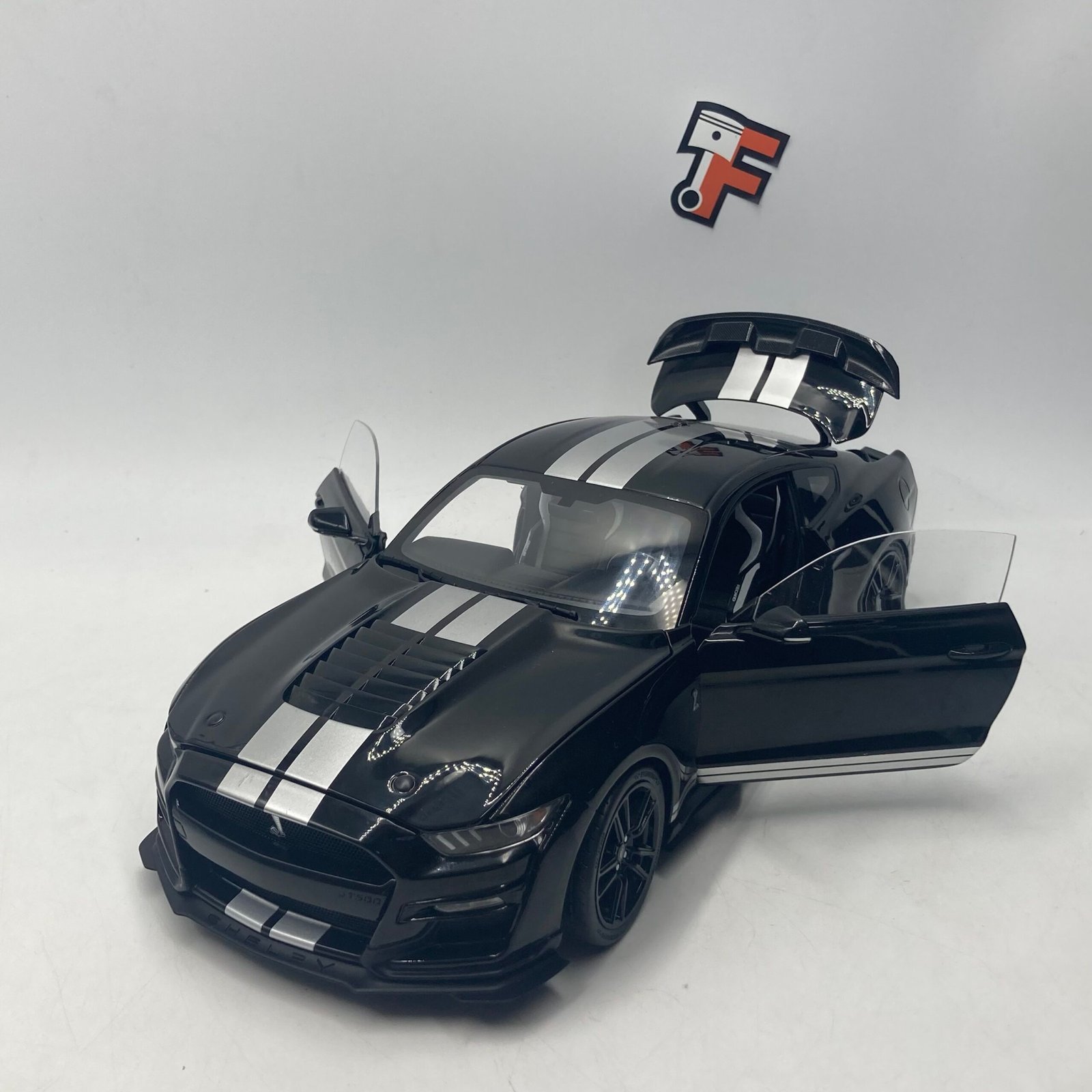 Ford Mustang Shelby GT500 Black 2022 – Image 14