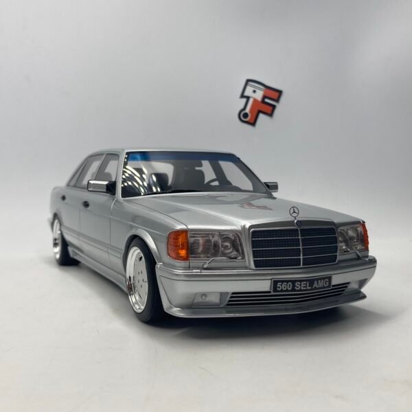 Miniature Mercedes-Benz 560 SEL 6.0 AMG W126 Brilliant Silver 1989 Ottomobile 1/18 vendue en Suisse