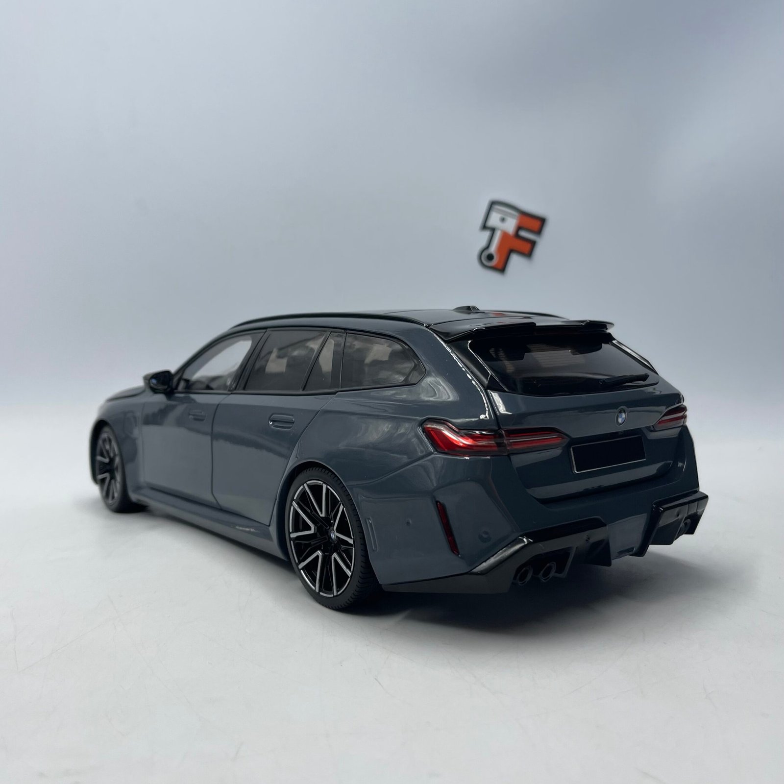 BMW M5 G99 Touring 2024 Grey – Image 5