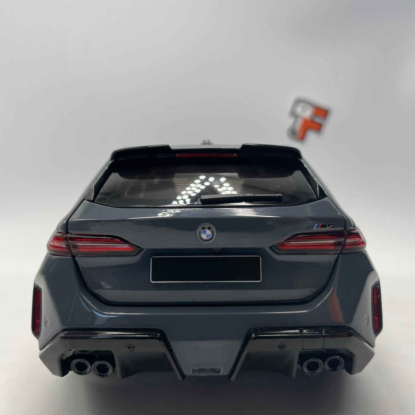 BMW M5 G99 Touring 2024 Grey – Image 6