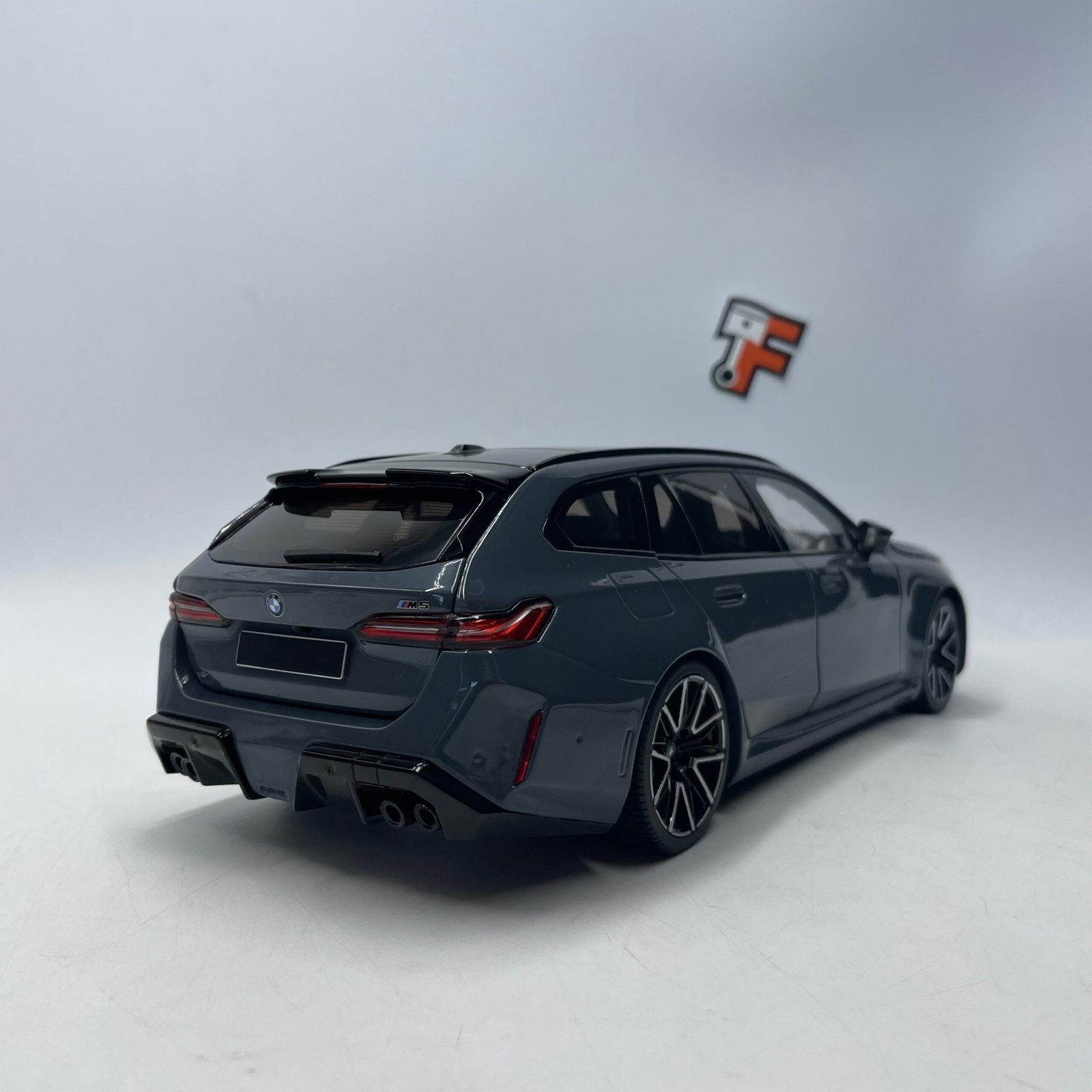BMW M5 G99 Touring 2024 Grey – Image 7