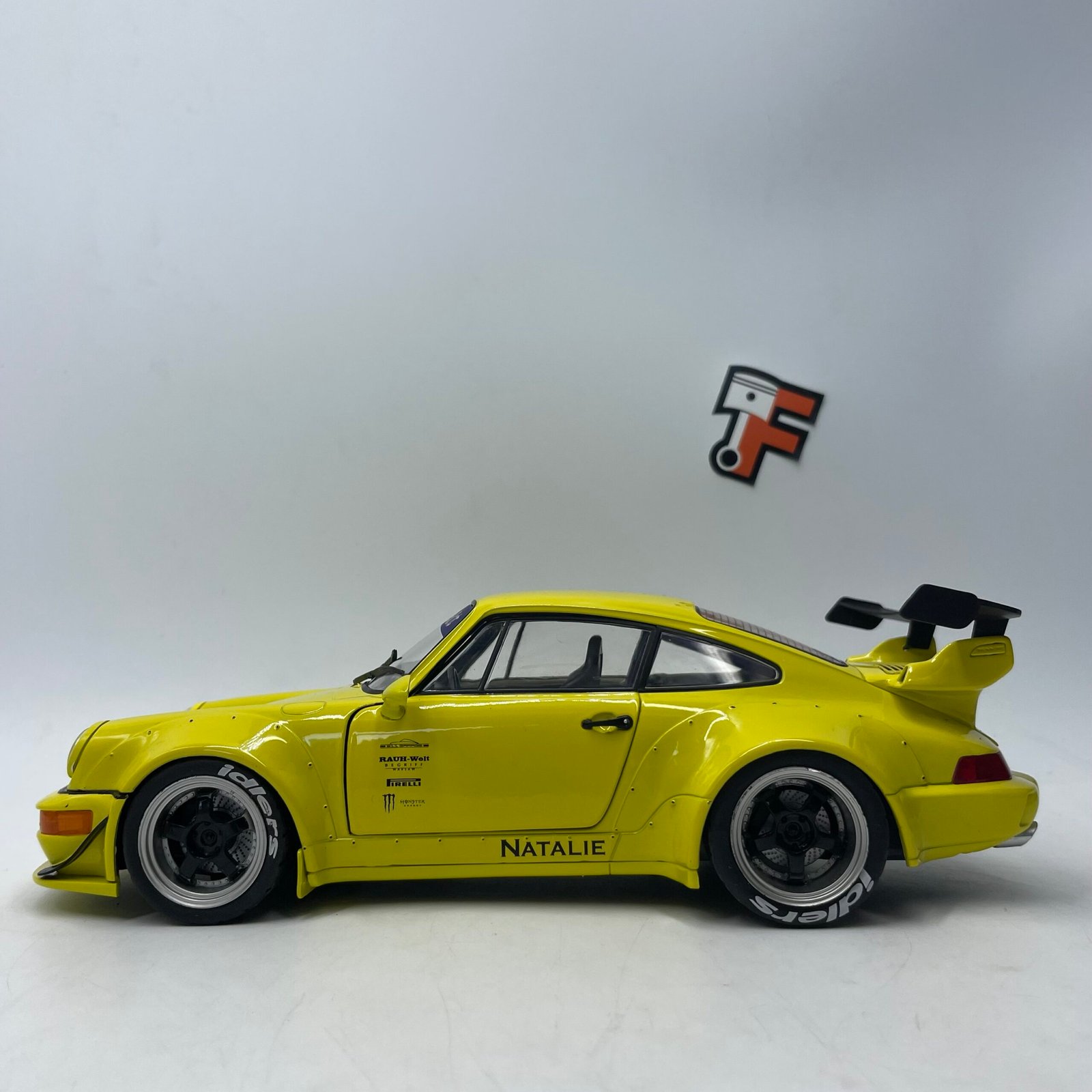 Porsche 911 RWB Bodykit Natalie 2023 yellow – Image 4