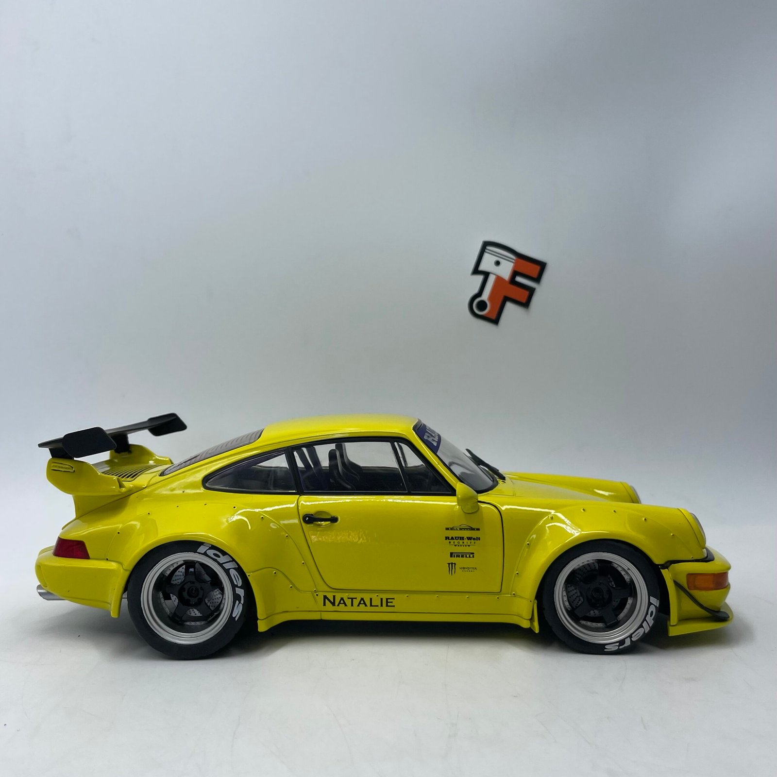 Porsche 911 RWB Bodykit Natalie 2023 yellow – Image 8