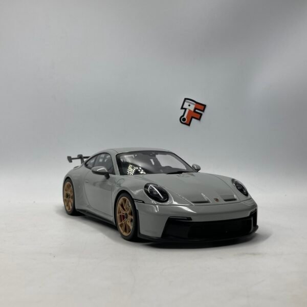 Miniature Porsche 911 (992) GT3 2021 Chalk Minichamps vendue en Suisse