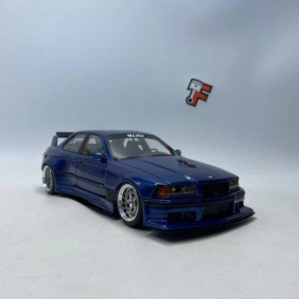 Miniature BMW M3 E36 LTO Sedan Turbo Khyzyl Saleem 2023 Bleue 1/18 OttOmobile vendue en Suisse