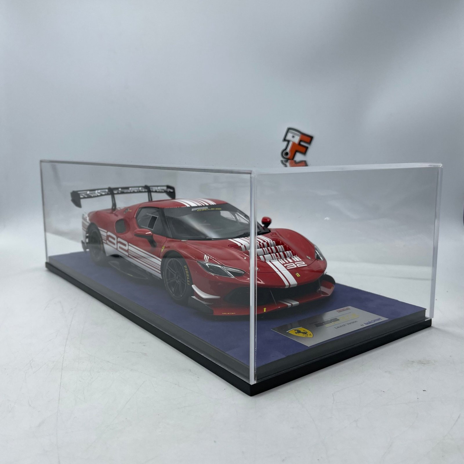 Ferrari 296 GT3 Challenge Launch Version Rosso/Blanco 1/18 – Image 2