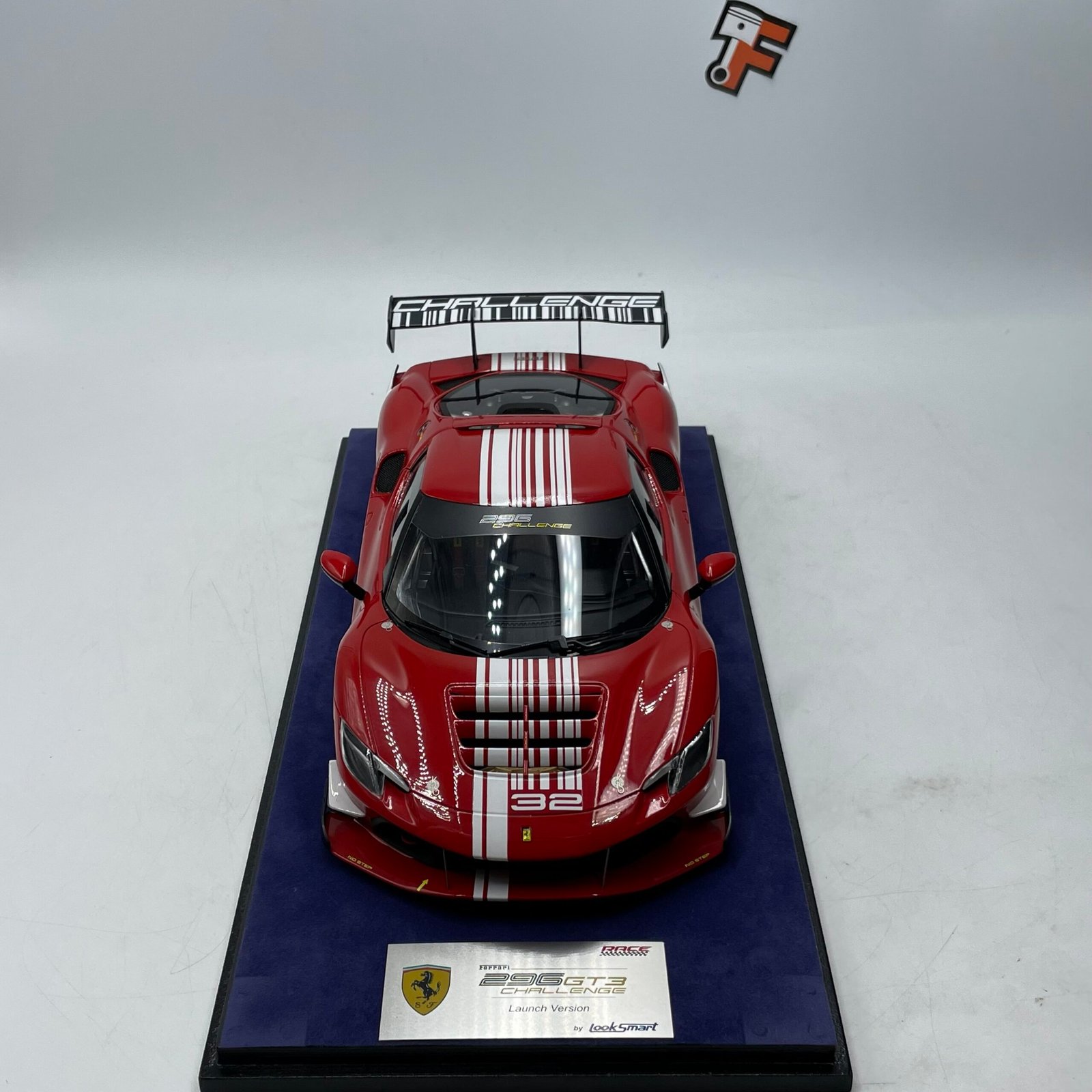 Ferrari 296 GT3 Challenge Launch Version Rosso/Blanco 1/18 – Image 12