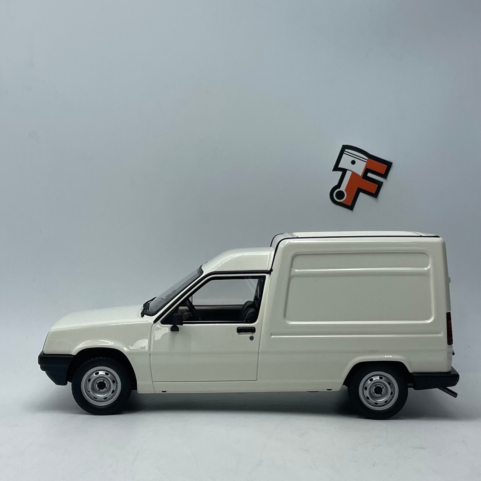 Renault Express 1985 Blanc – Image 4