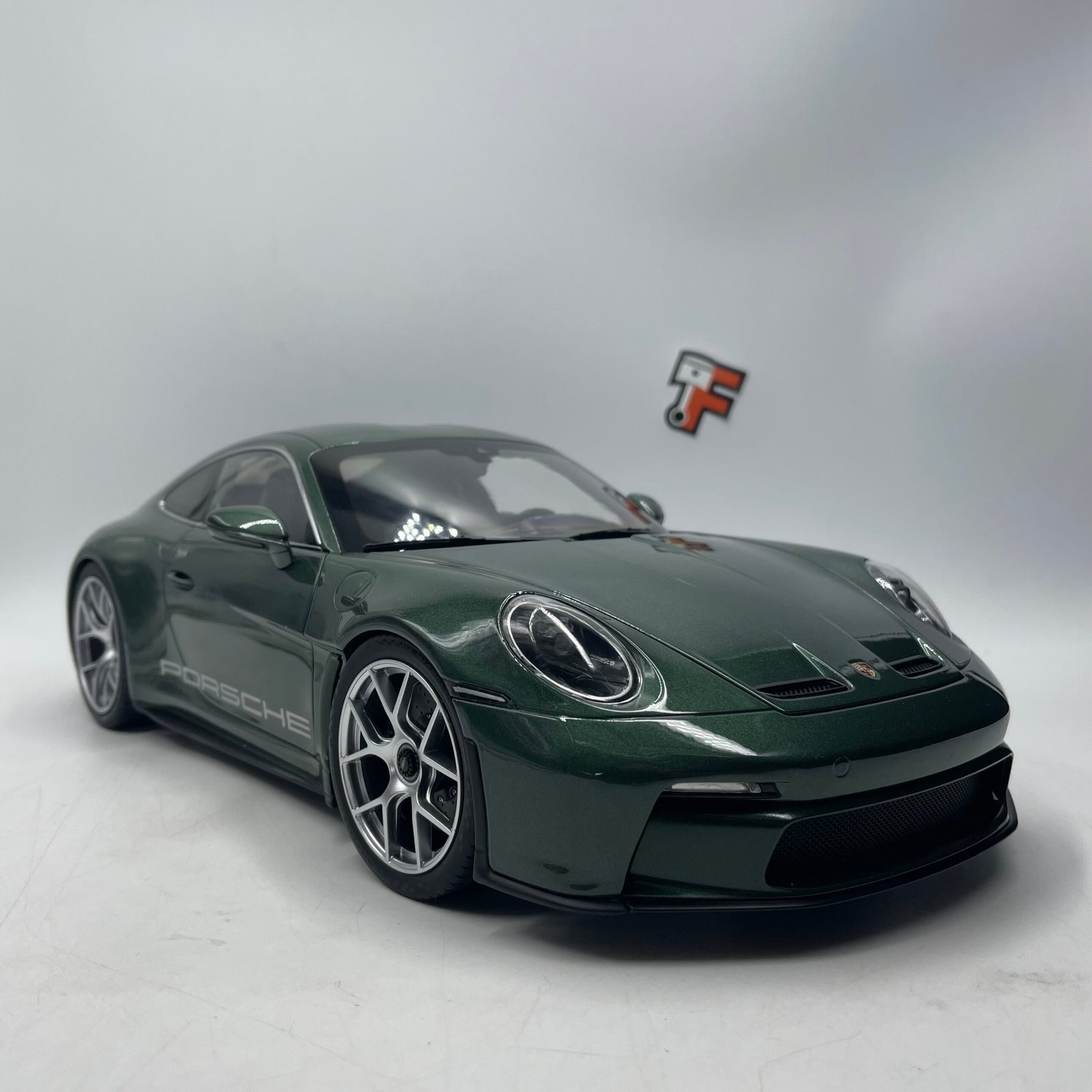 Miniature Porsche 911 S/T 2023 Malachite Green 1/12 Norev vendue en Suisse