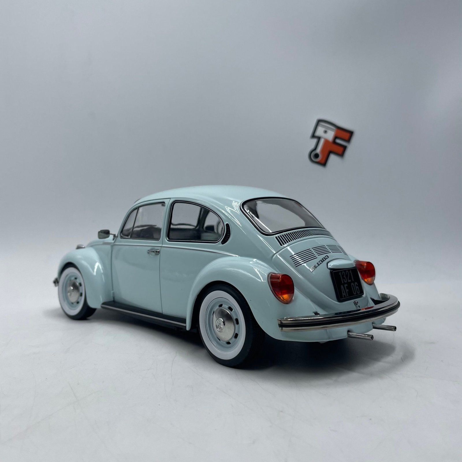 Volkswagen 1303 1973 Pastel Blue 1/18 – Image 5