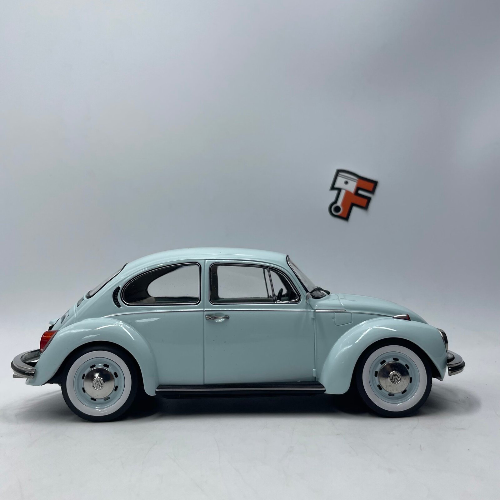 Volkswagen 1303 1973 Pastel Blue 1/18 – Image 8