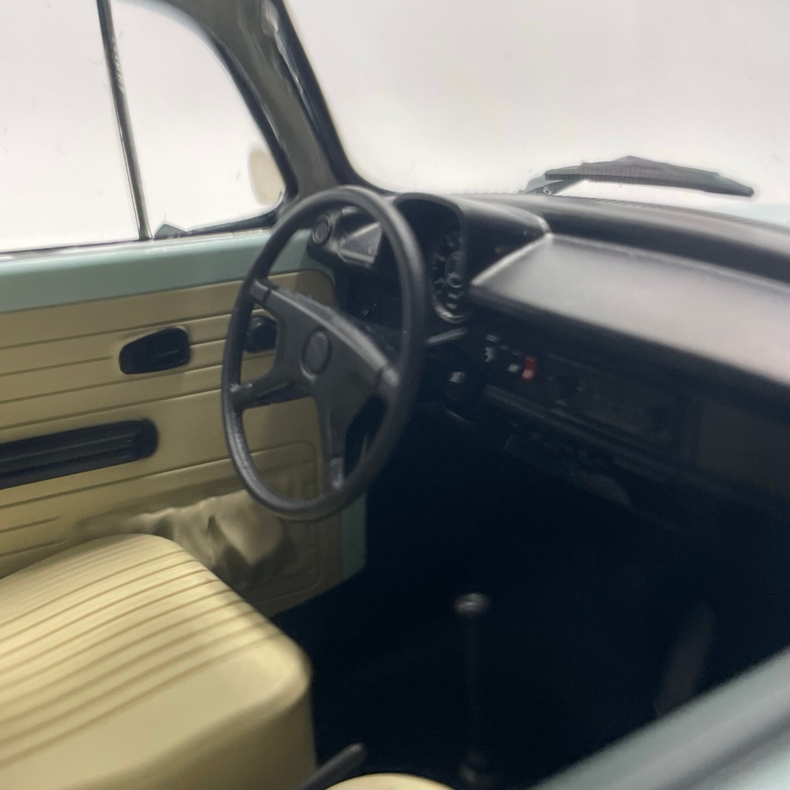 Volkswagen 1303 1973 Pastel Blue 1/18 – Image 10