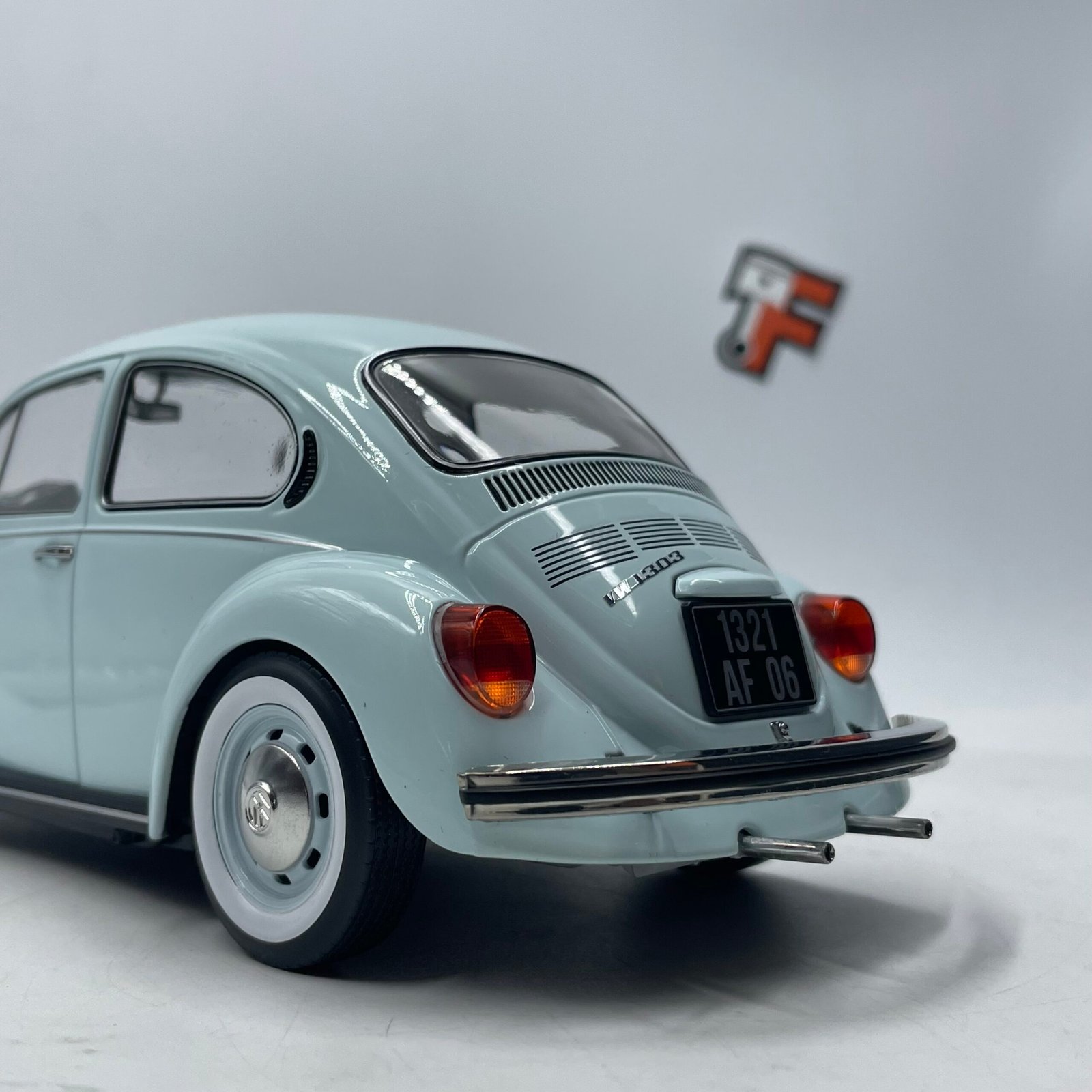 Volkswagen 1303 1973 Pastel Blue 1/18 – Image 11