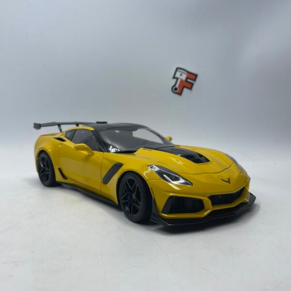 Miniature Chevrolet Corvette ZR1 2019 Corvette Racing Yellow Tintcoat 1/18 AUTOart vendue en Suisse