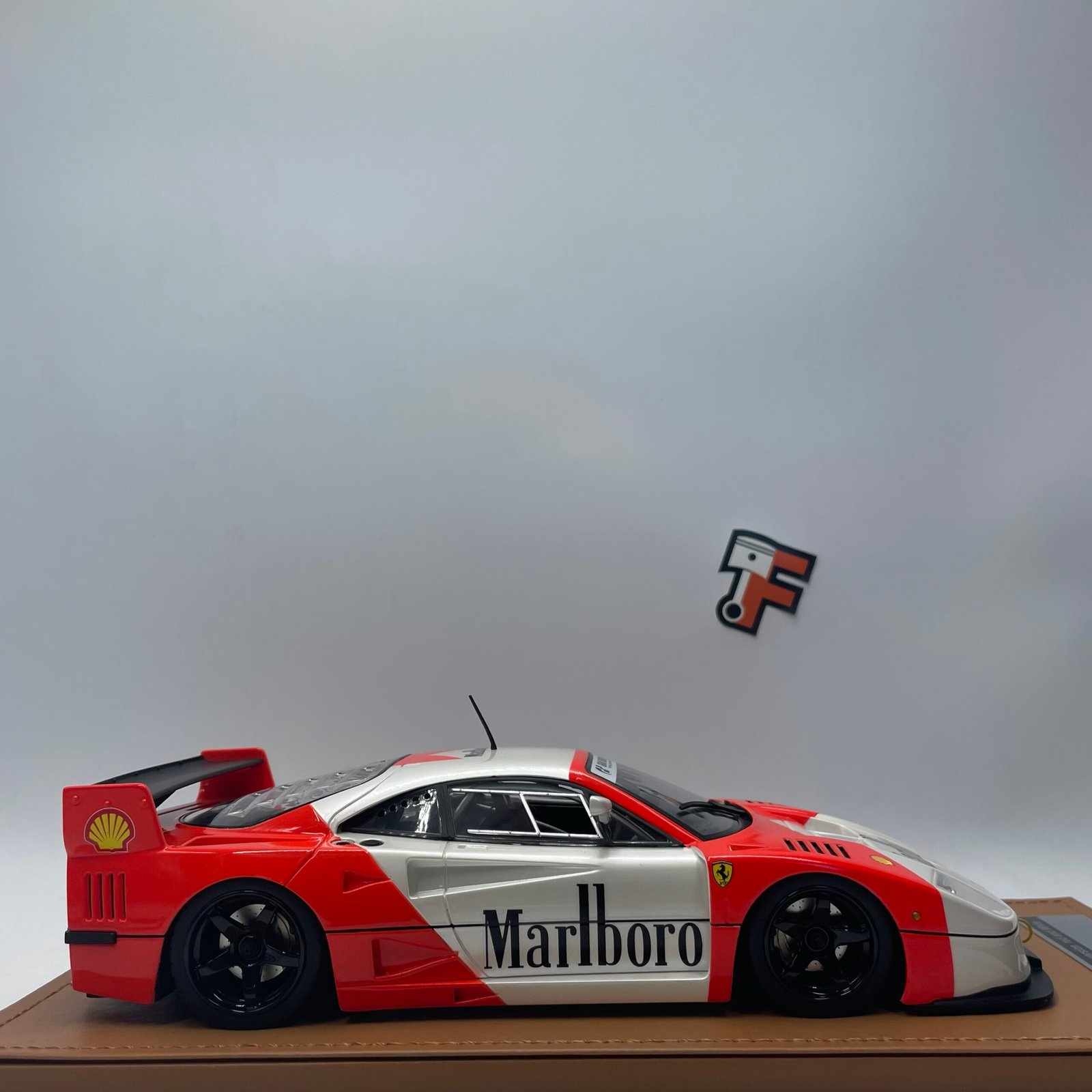 Miniature Ferrari F40 LM 1996 Press version Red and White Limited Edition vendue en Suisse