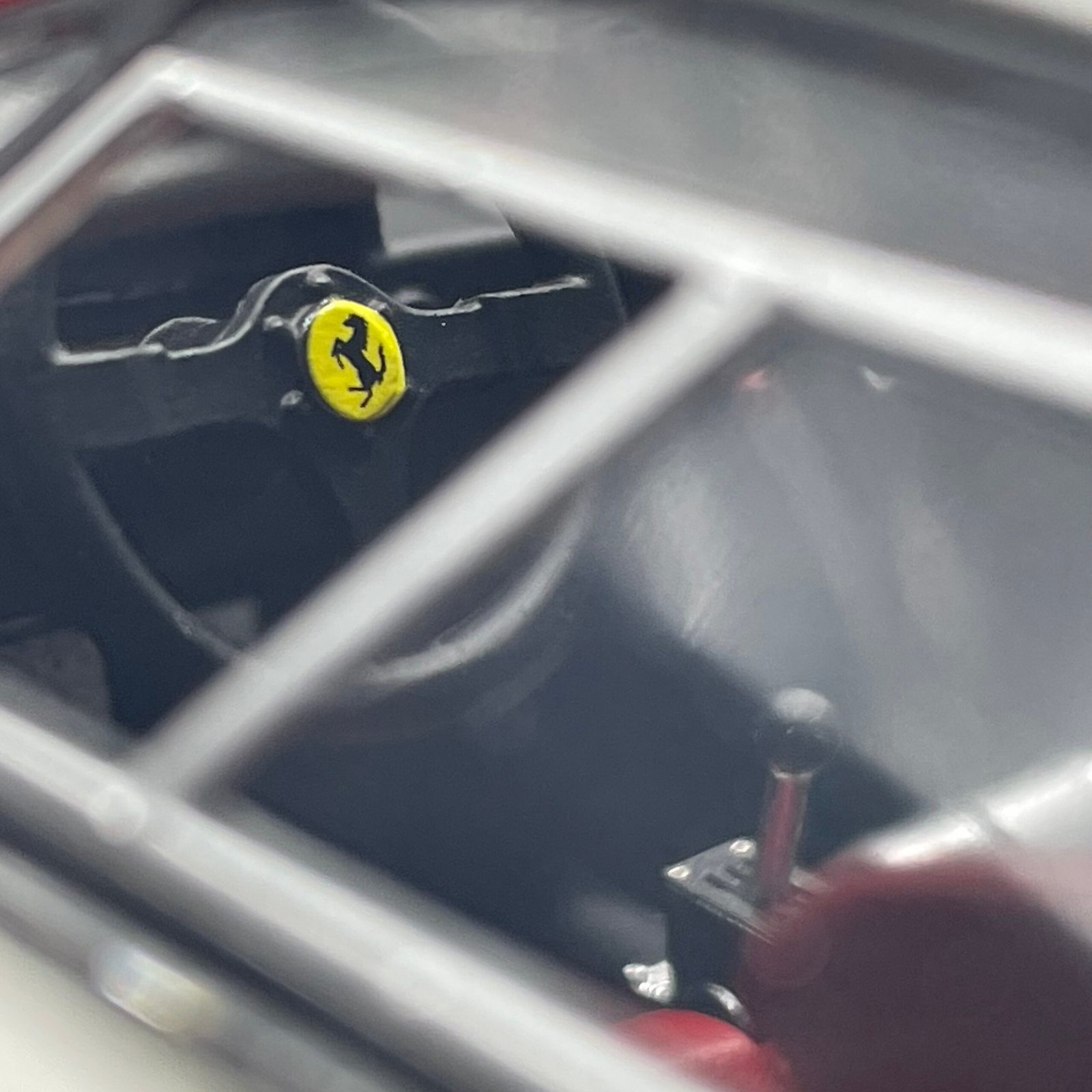 Miniature Ferrari F40 LM 1996 Press version Red and White Limited Edition vendue en Suisse