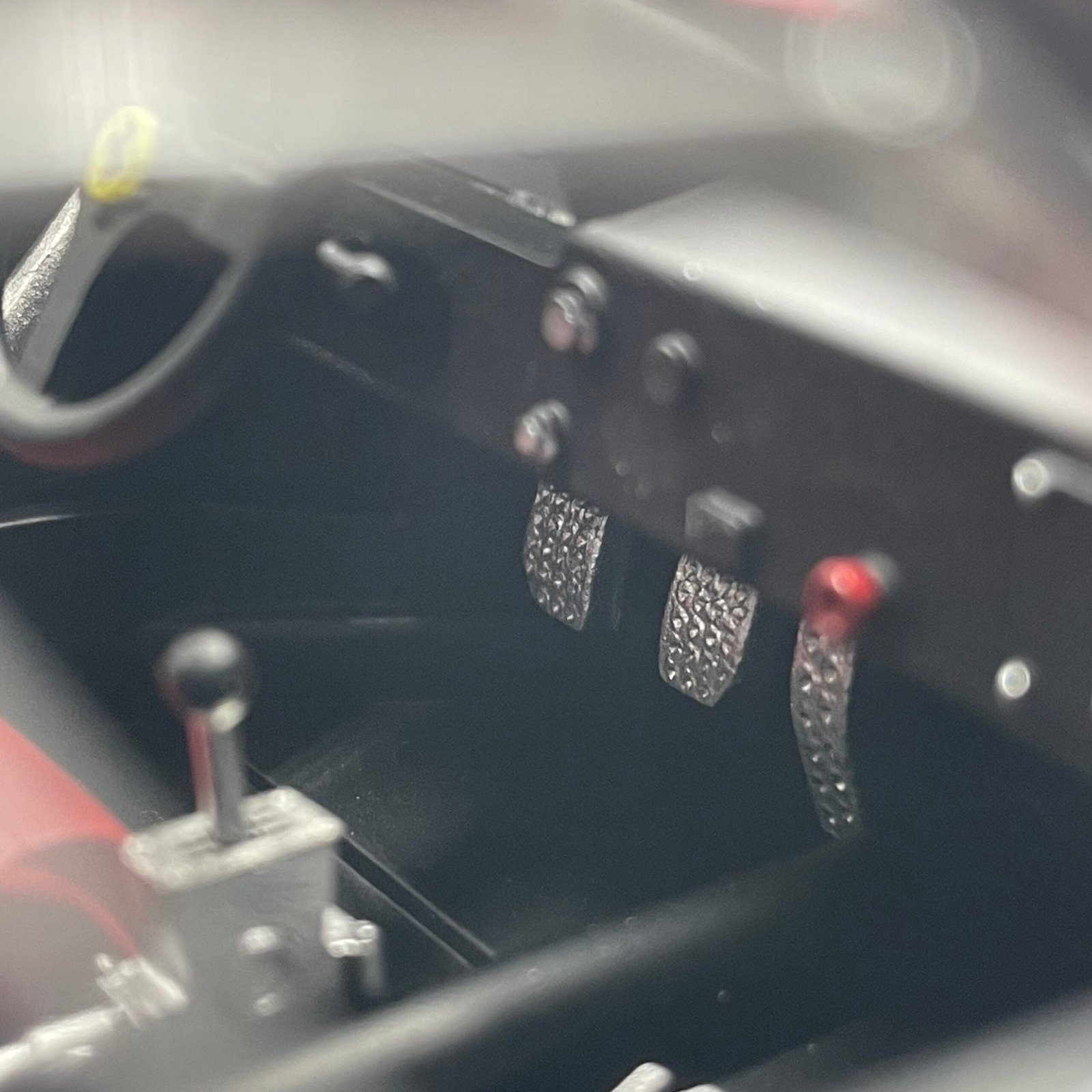 Miniature Ferrari F40 LM 1996 Press version Red and White Limited Edition vendue en Suisse
