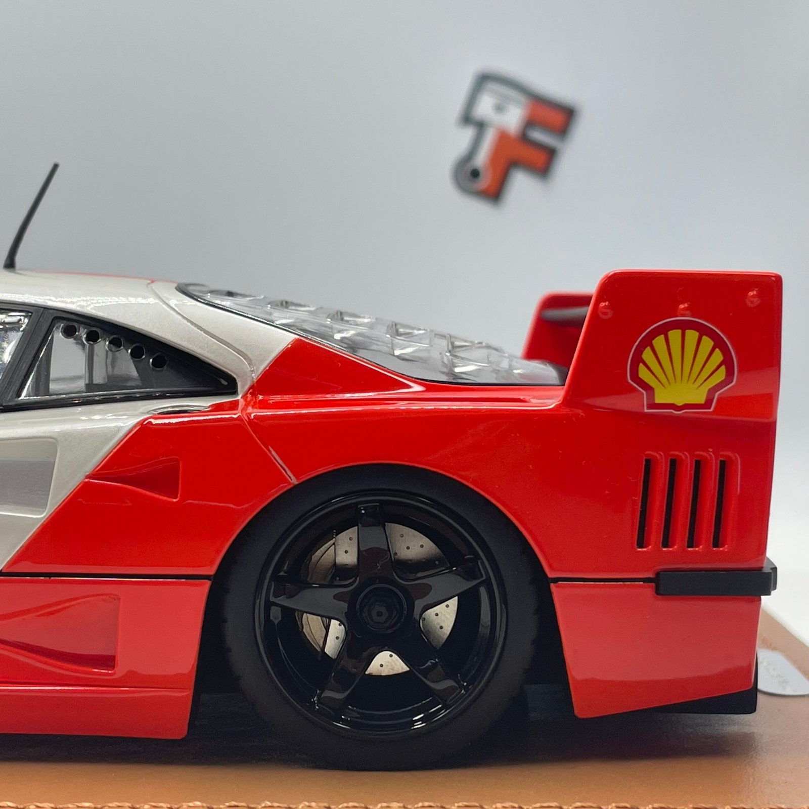 Miniature Ferrari F40 LM 1996 Press version Red and White Limited Edition vendue en Suisse