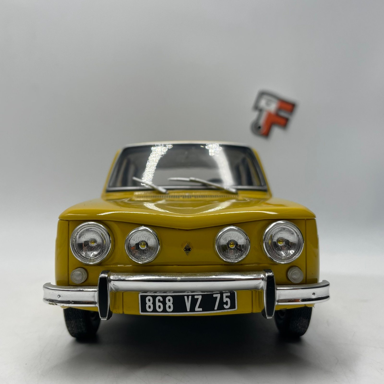 Renault 8 S Yellow Occasion – Image 2