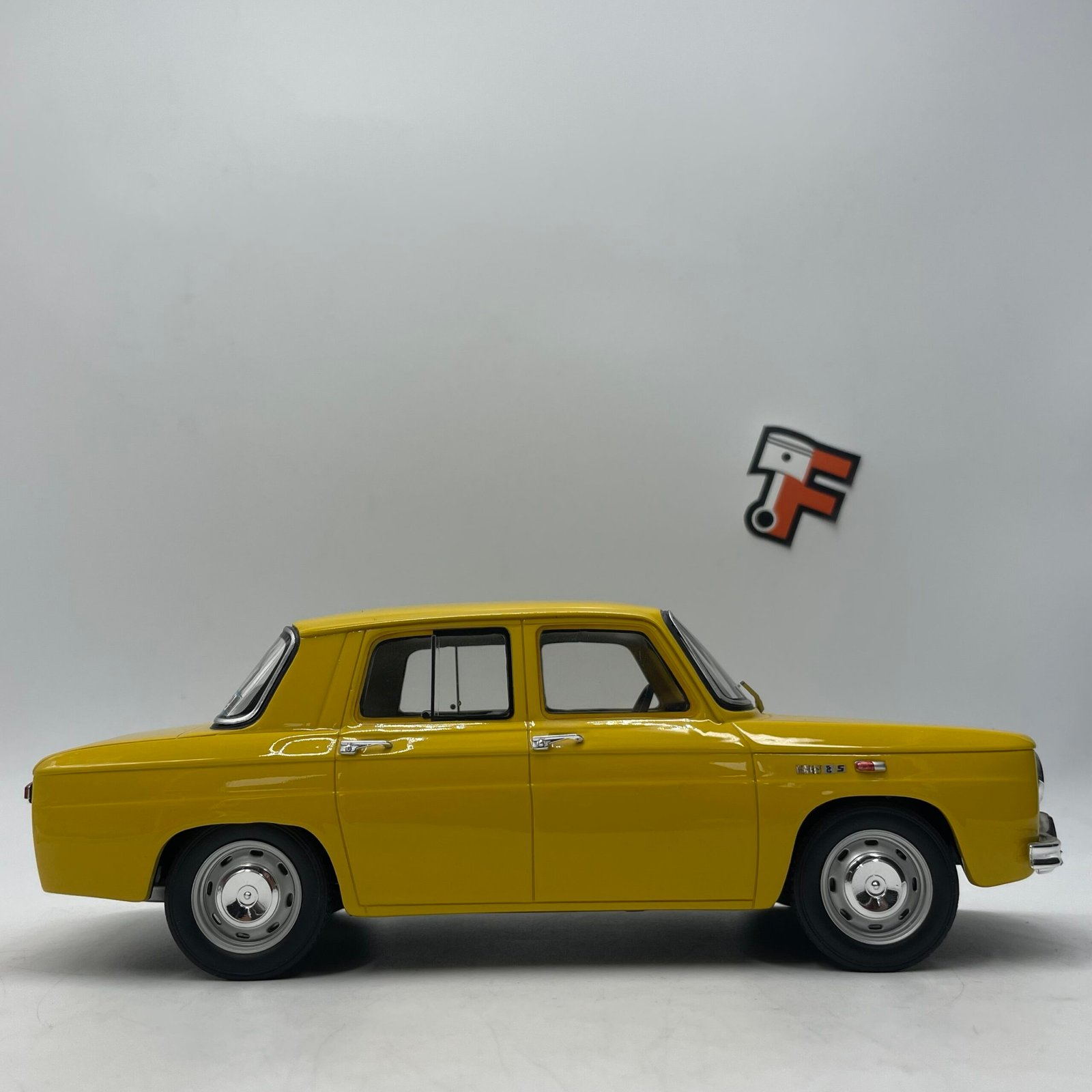 Renault 8 S Yellow Occasion – Image 8