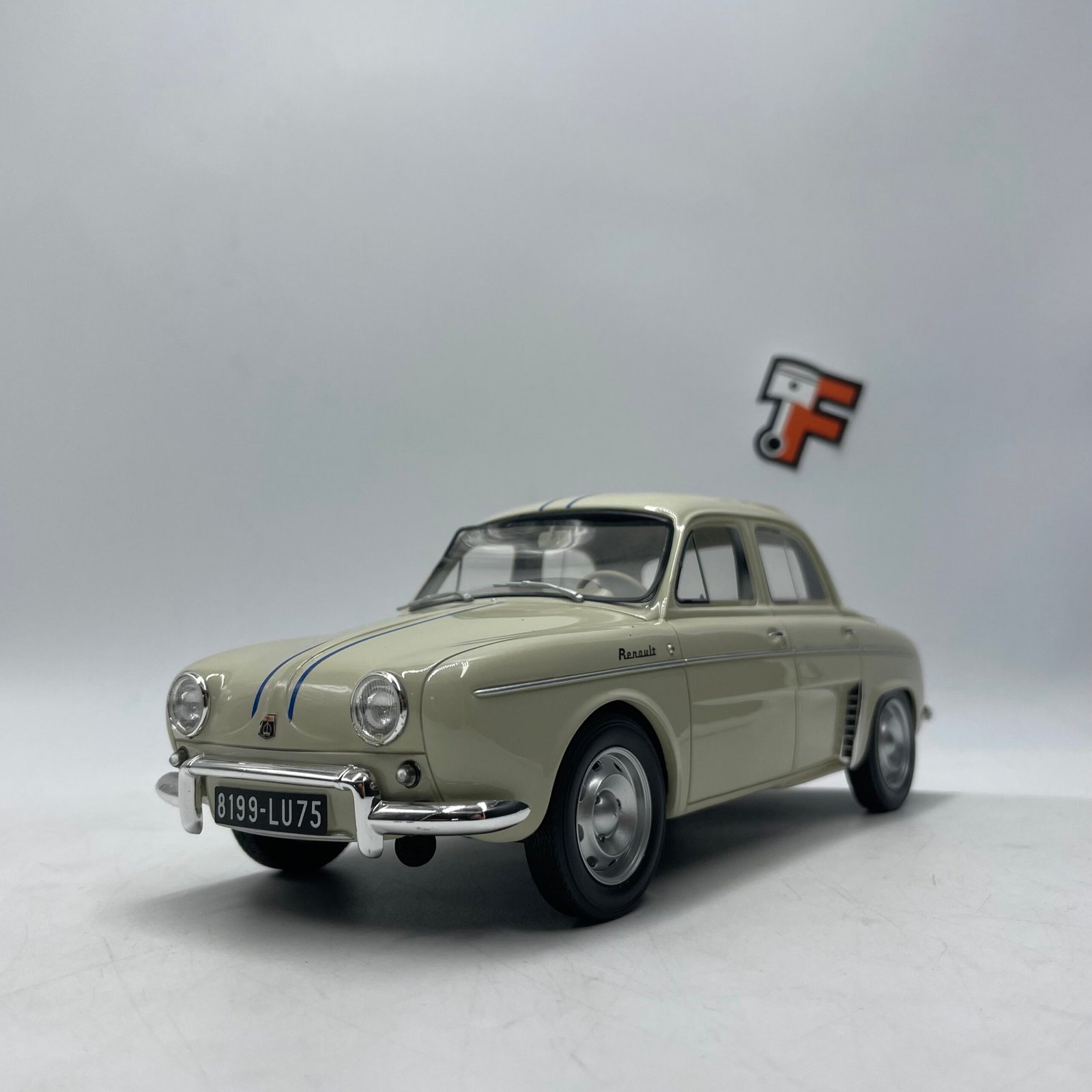 Renault Dauphine 1093 Beige Occasion – Image 3