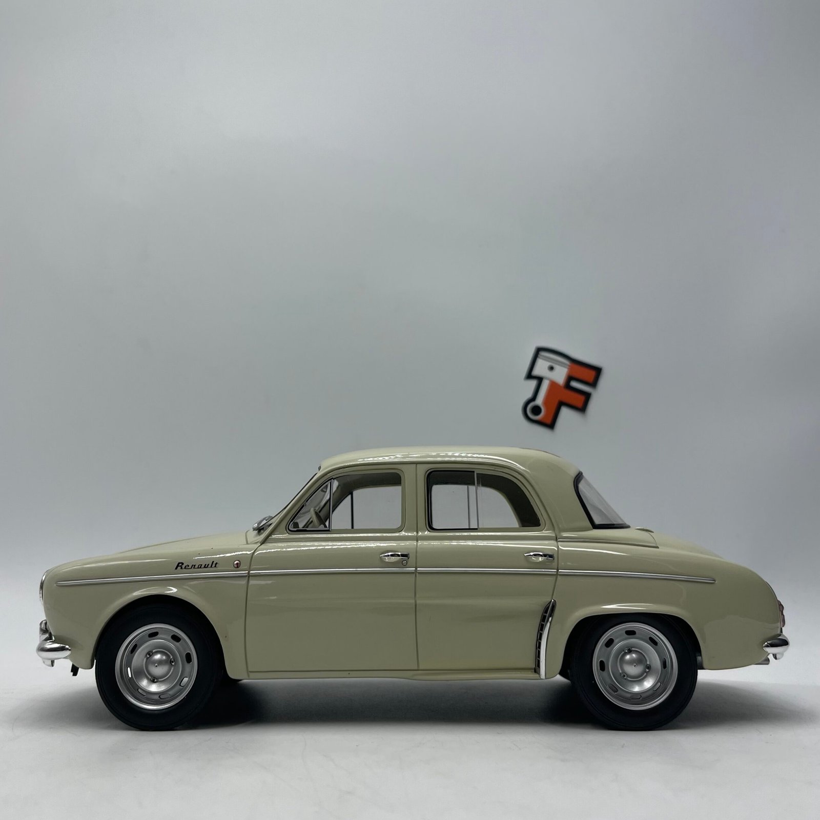 Renault Dauphine 1093 Beige Occasion – Image 4