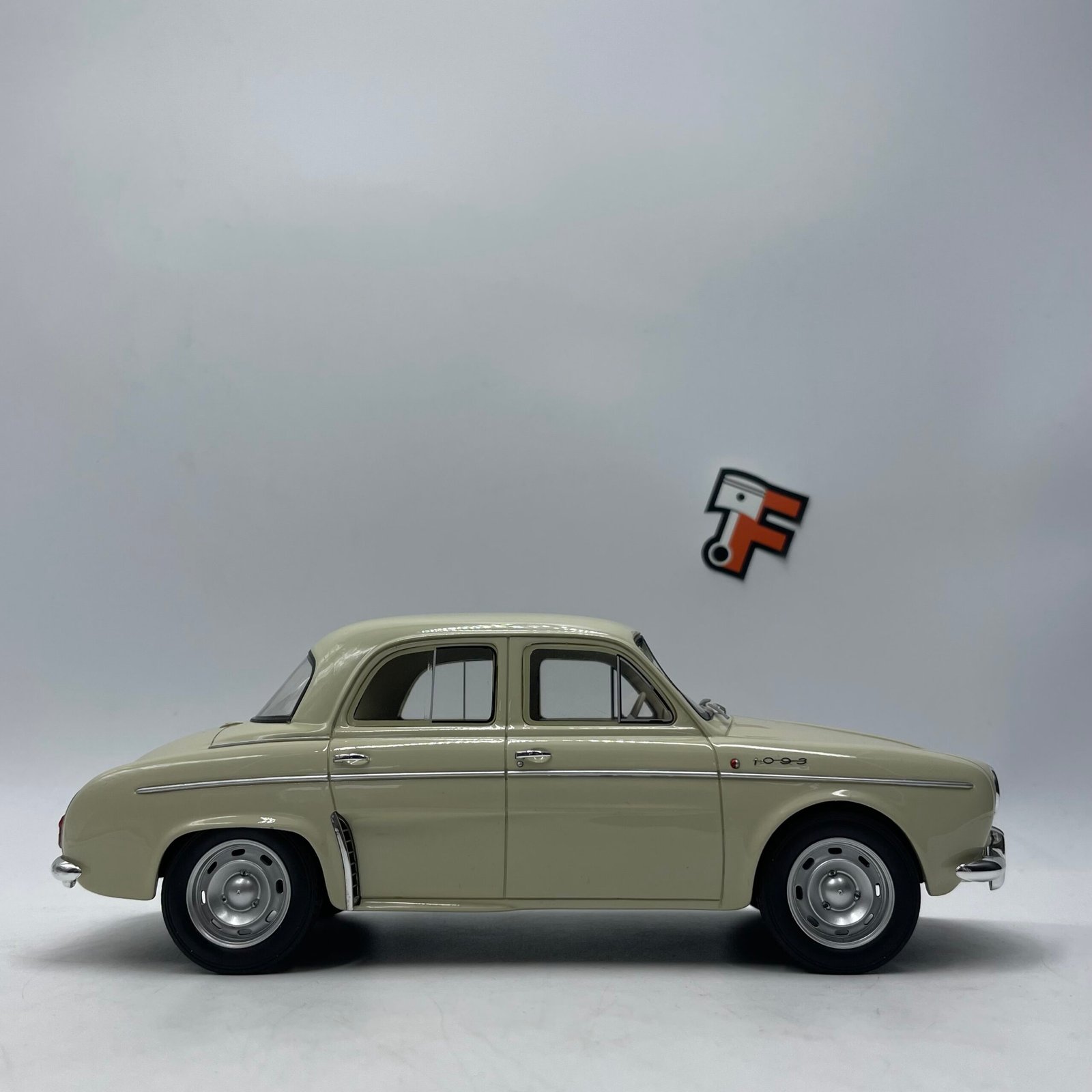 Renault Dauphine 1093 Beige Occasion – Image 8