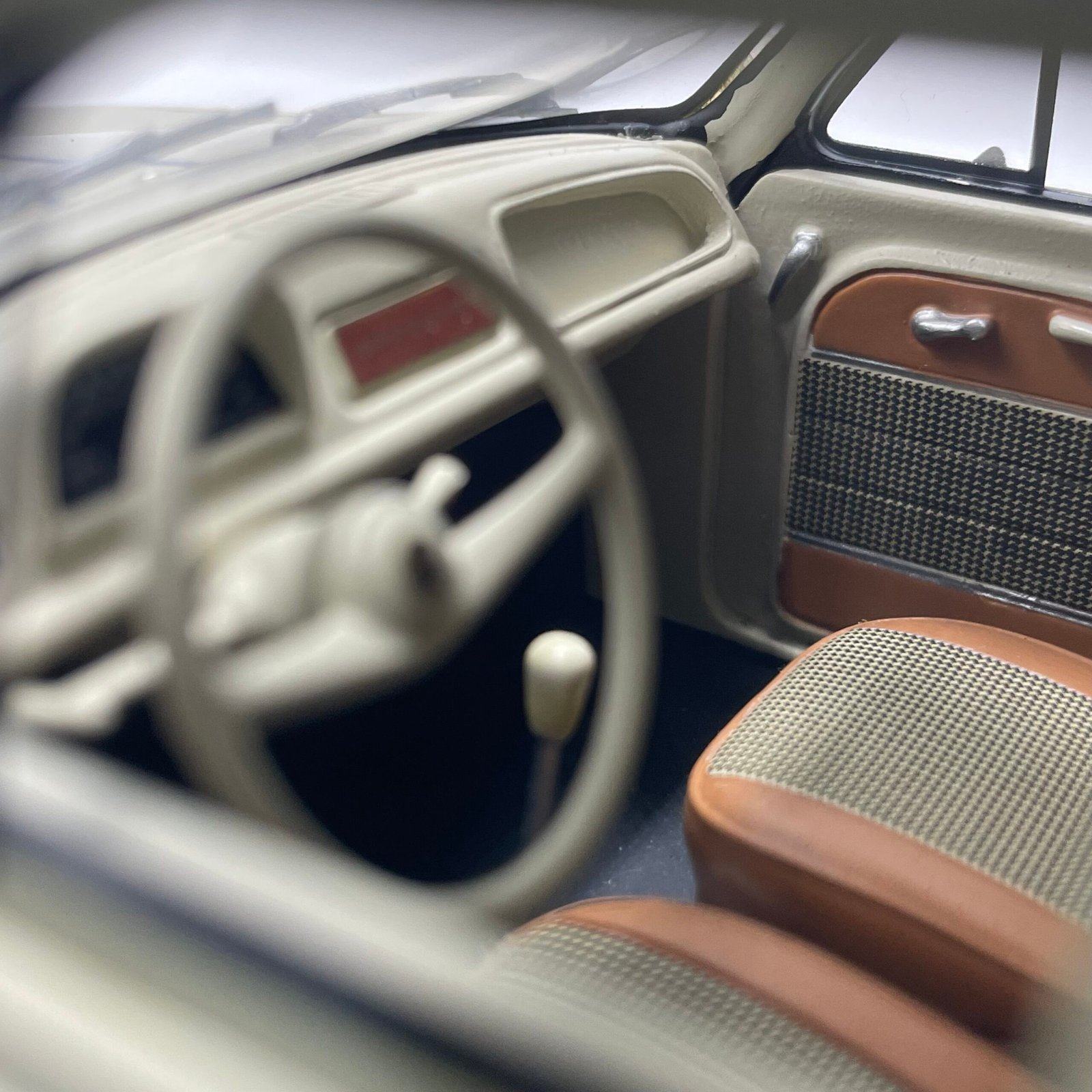 Renault Dauphine 1093 Beige Occasion – Image 9
