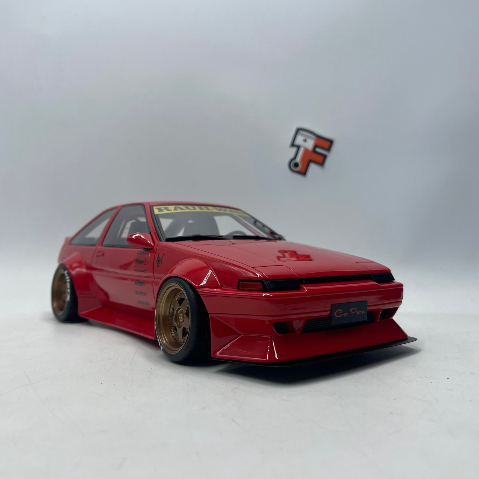 Miniature Toyota AE86 Sprinter Trueno Widebody 1986 vendue en Suisse par Frakaxessoires