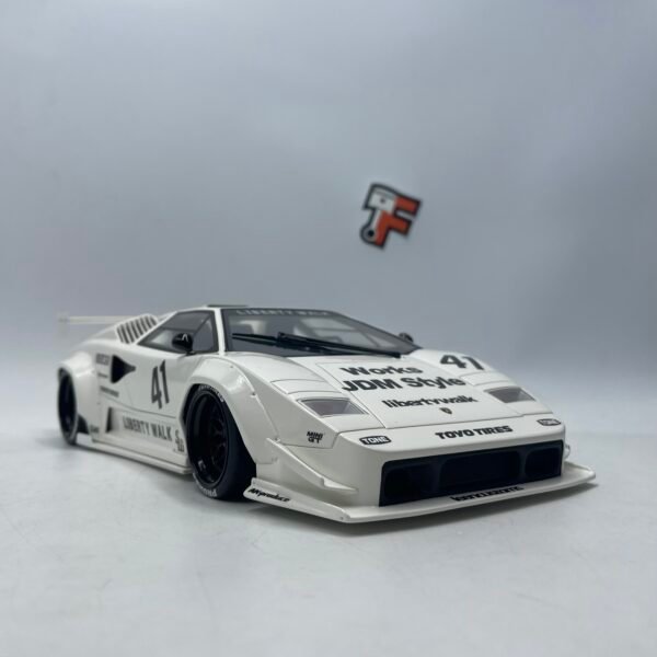 Miniature Lamborghini Countach LB-WORKS 2023 vendue en Suisse par Frakaxessoires