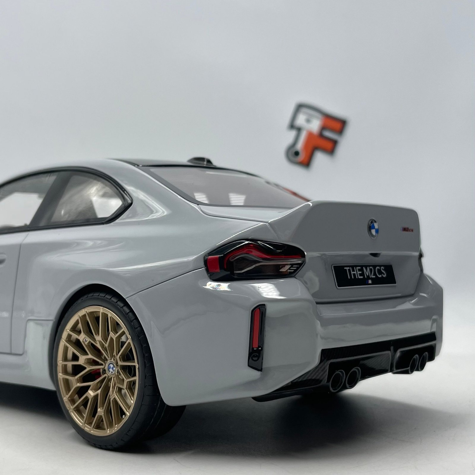 BMW M2 CS 2026 Brooklyn Grey 1/18 – Image 11