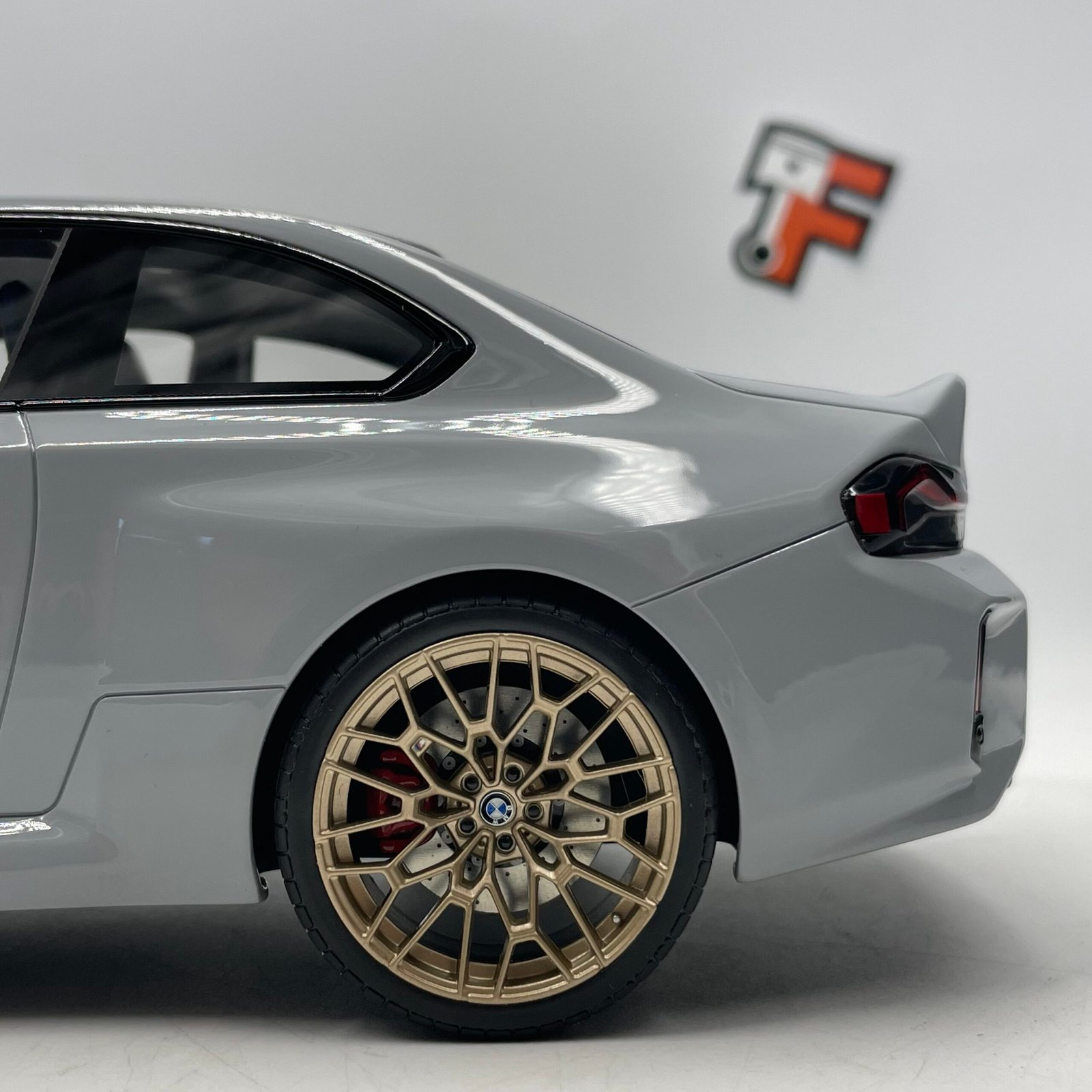 BMW M2 CS 2026 Brooklyn Grey 1/18 – Image 12